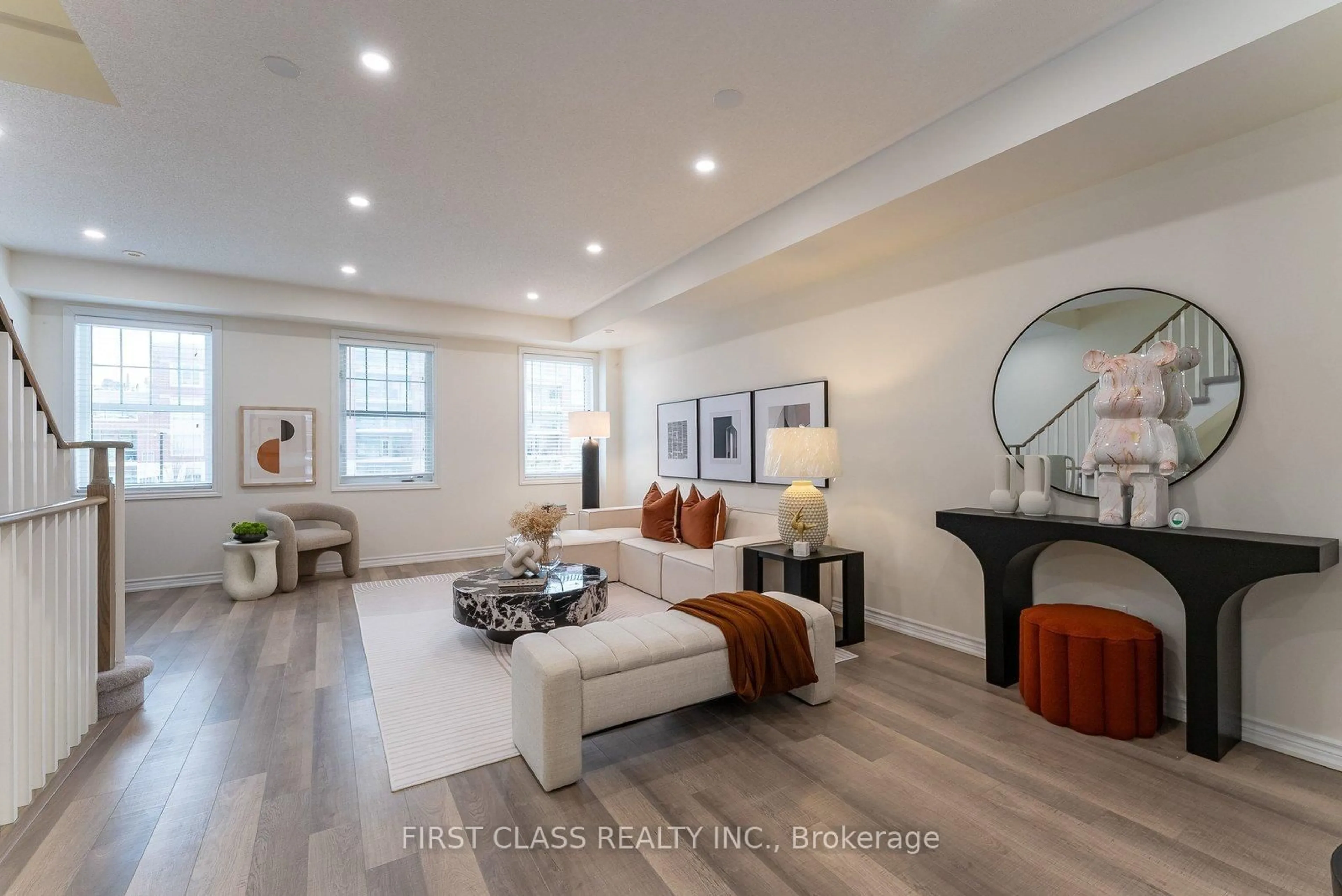 Living room with furniture, unknown for 106 Baker Hill Blvd, Whitchurch-Stouffville Ontario L4A 1Y4