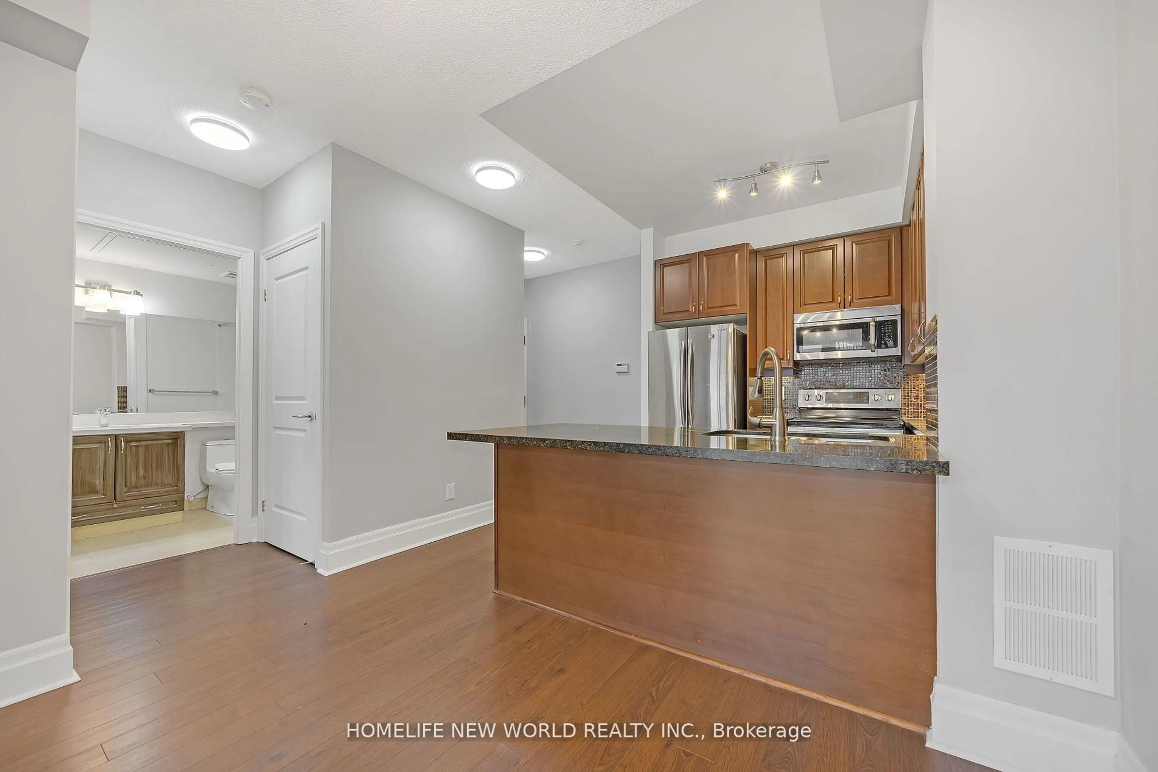 Standard kitchen, unknown for 151 Upper Duke Cres #201, Markham Ontario L6G 0E1