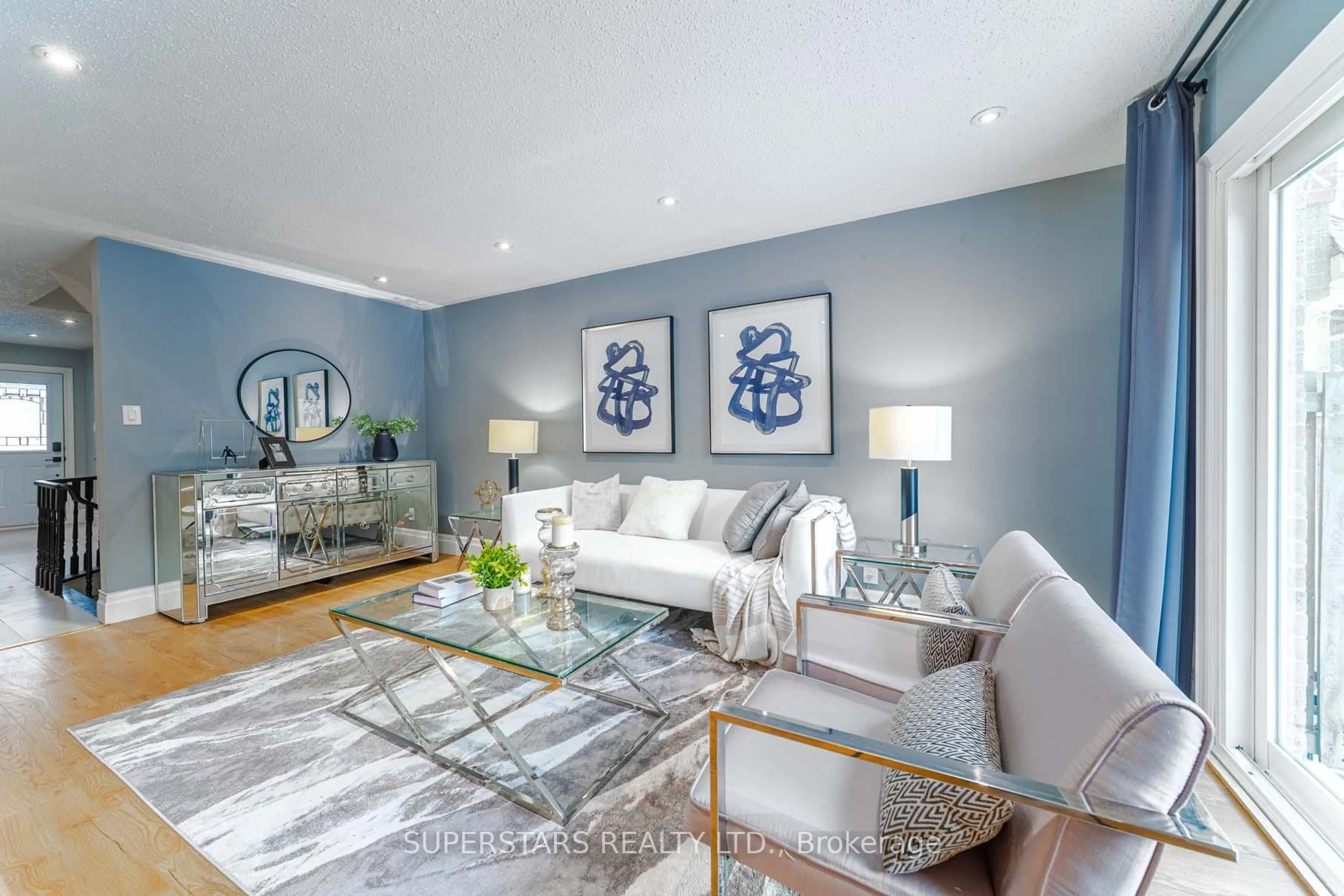 Living room with furniture, unknown for 17 Old Wellington St, Markham Ontario L3P 5E3