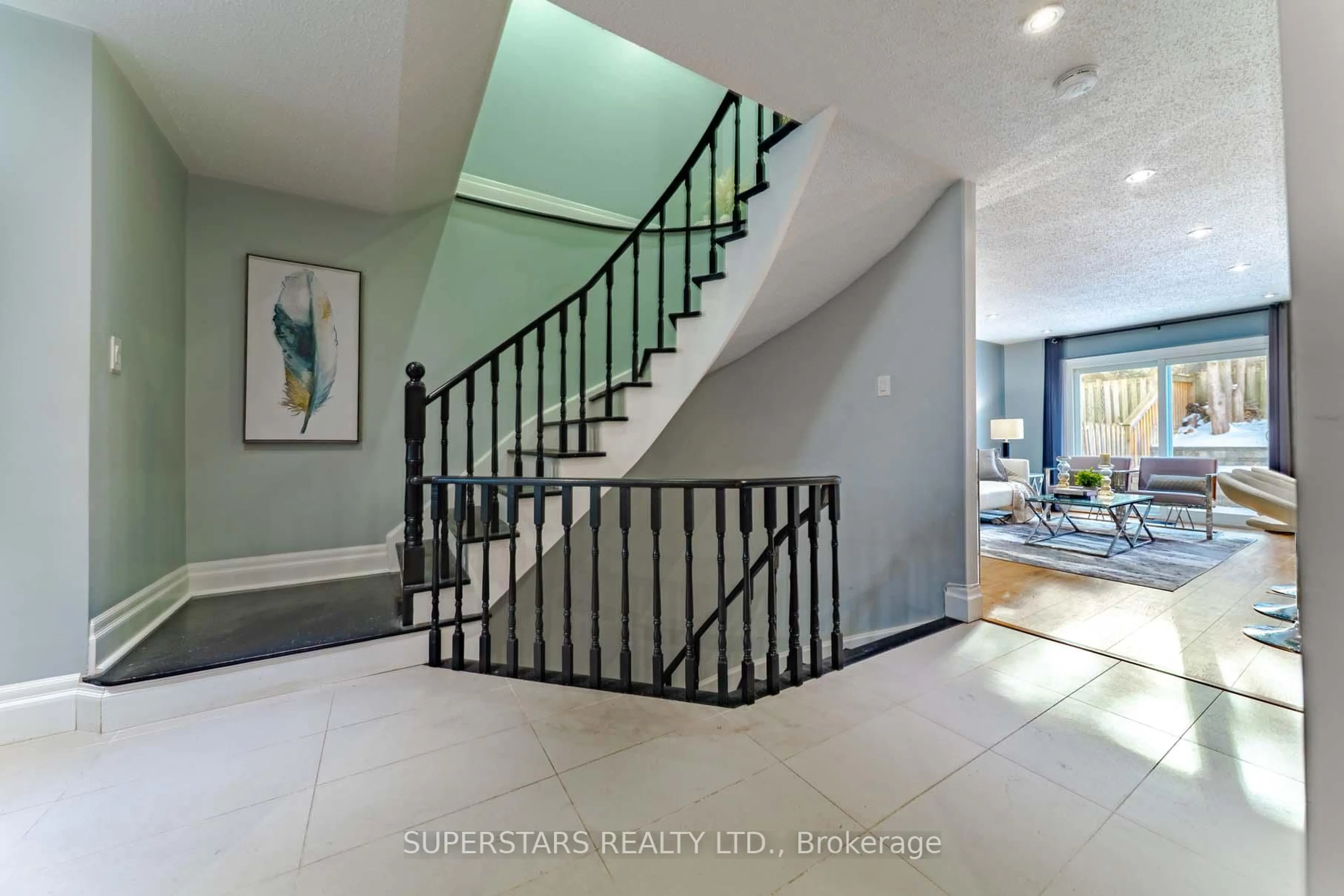 Stairs for 17 Old Wellington St, Markham Ontario L3P 5E3