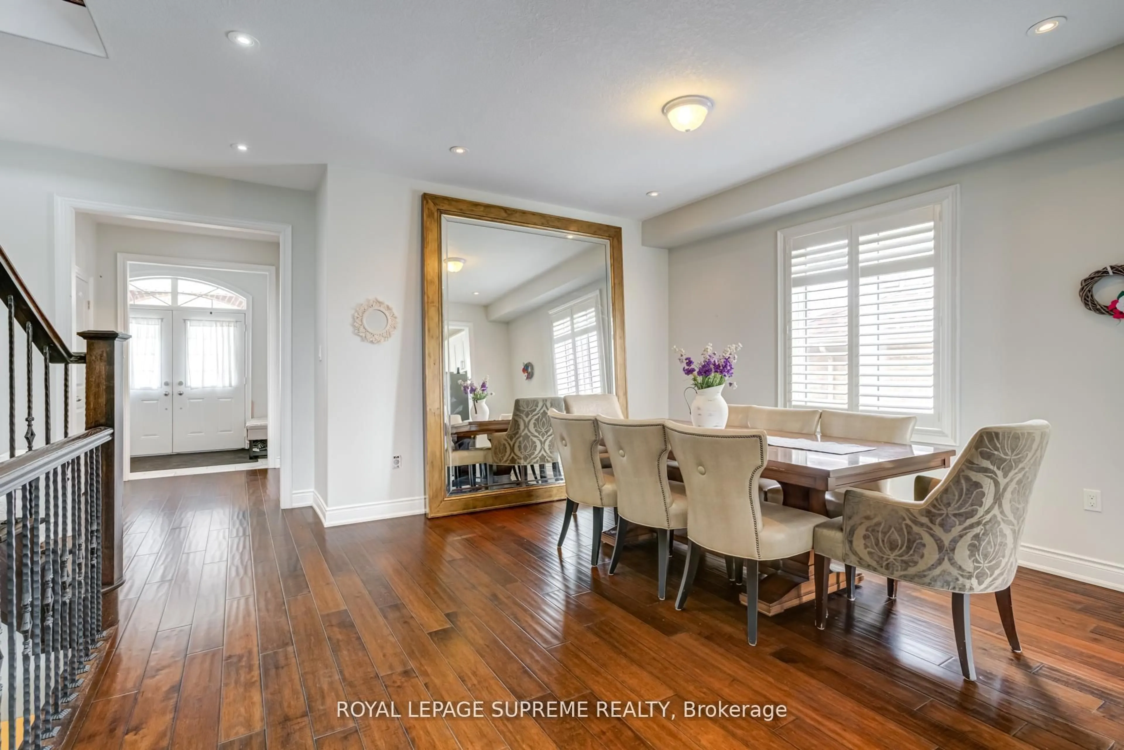 Dining room, wood/laminate floor for 1417 Gilford Rd, Innisfil Ontario L0L 1R0
