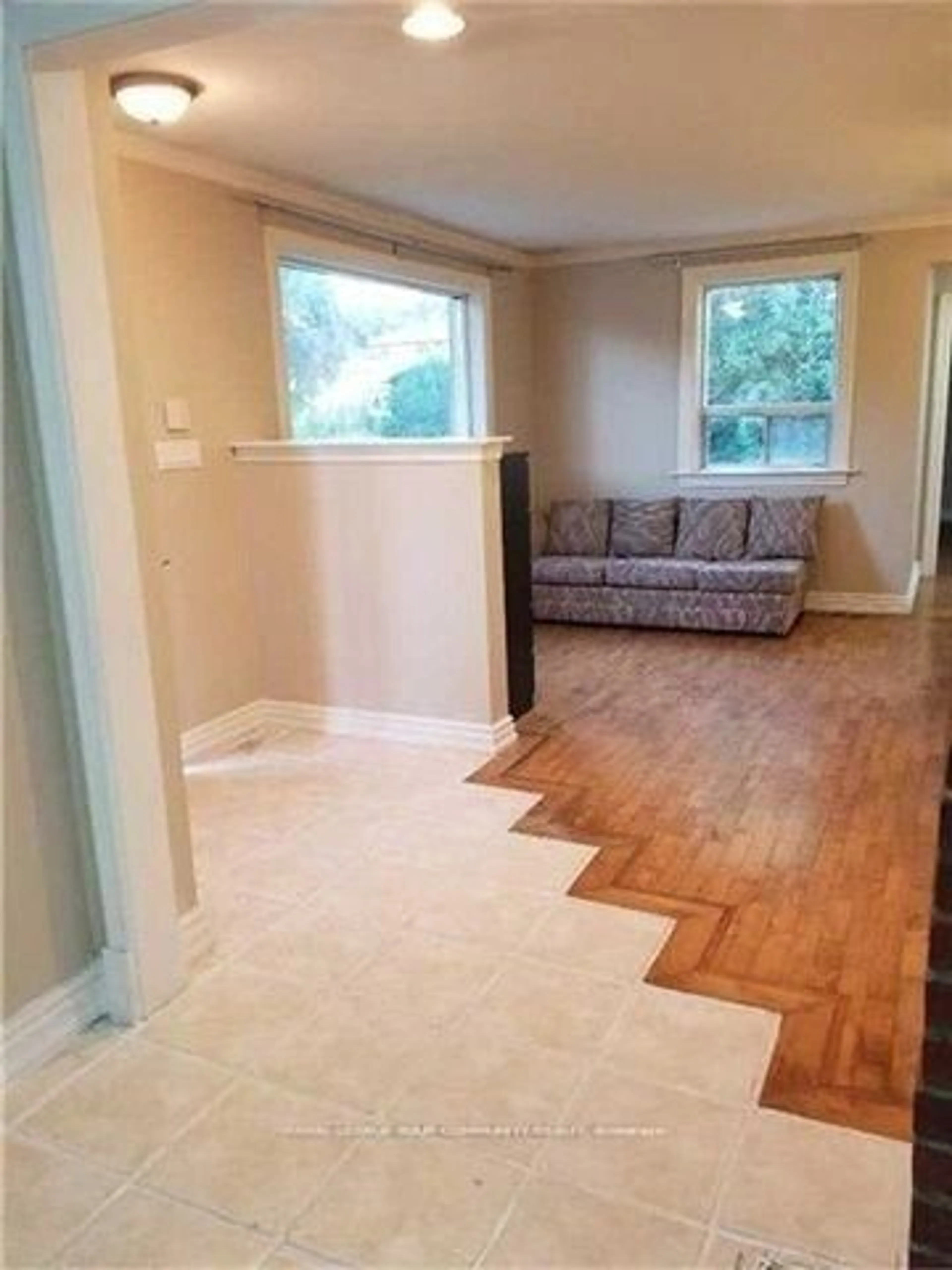A pic of a room for 8 Hillside Ave, Vaughan Ontario L4K 1X1