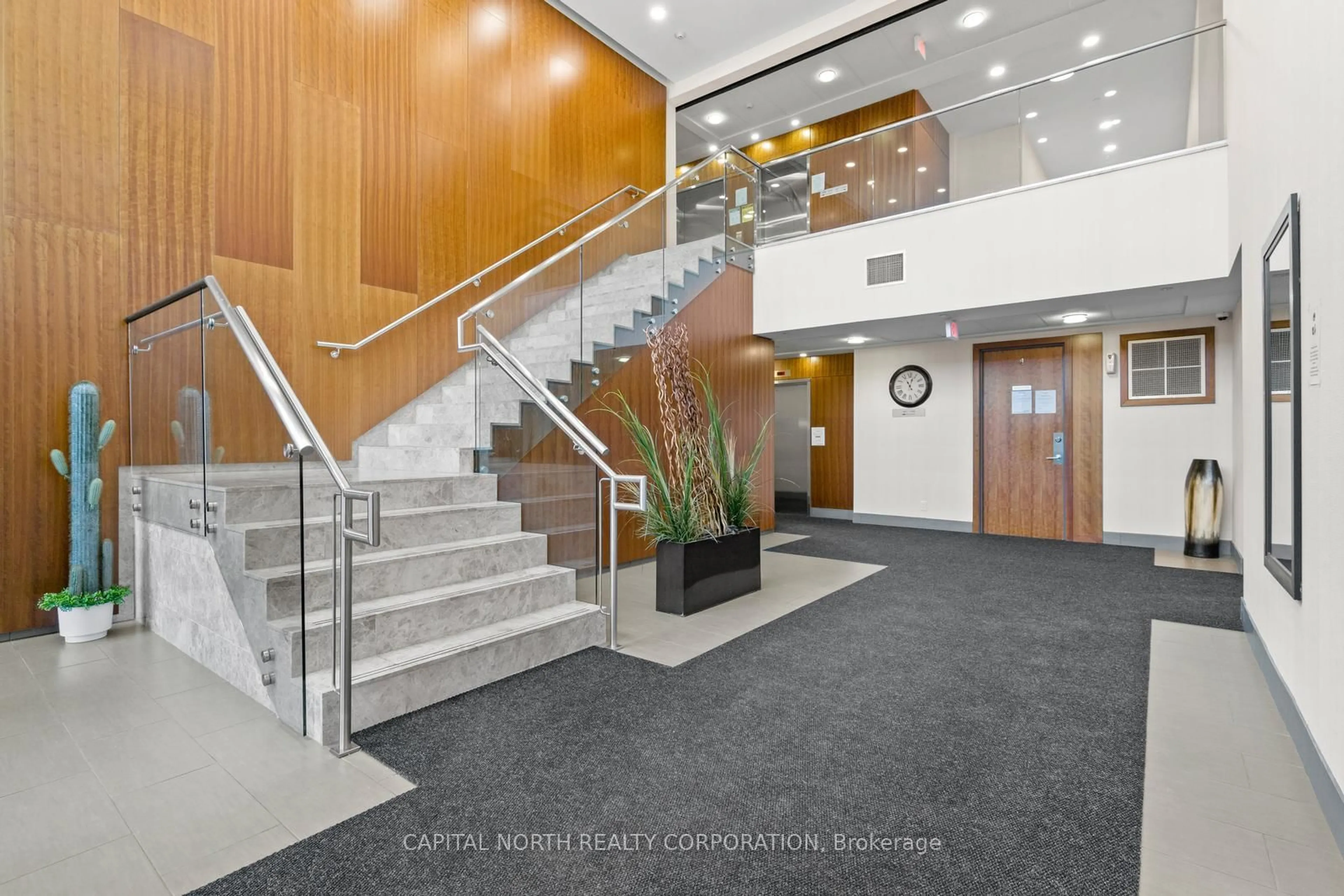 Indoor foyer for 4700 Highway 7 #606, Vaughan Ontario L4L 0B4