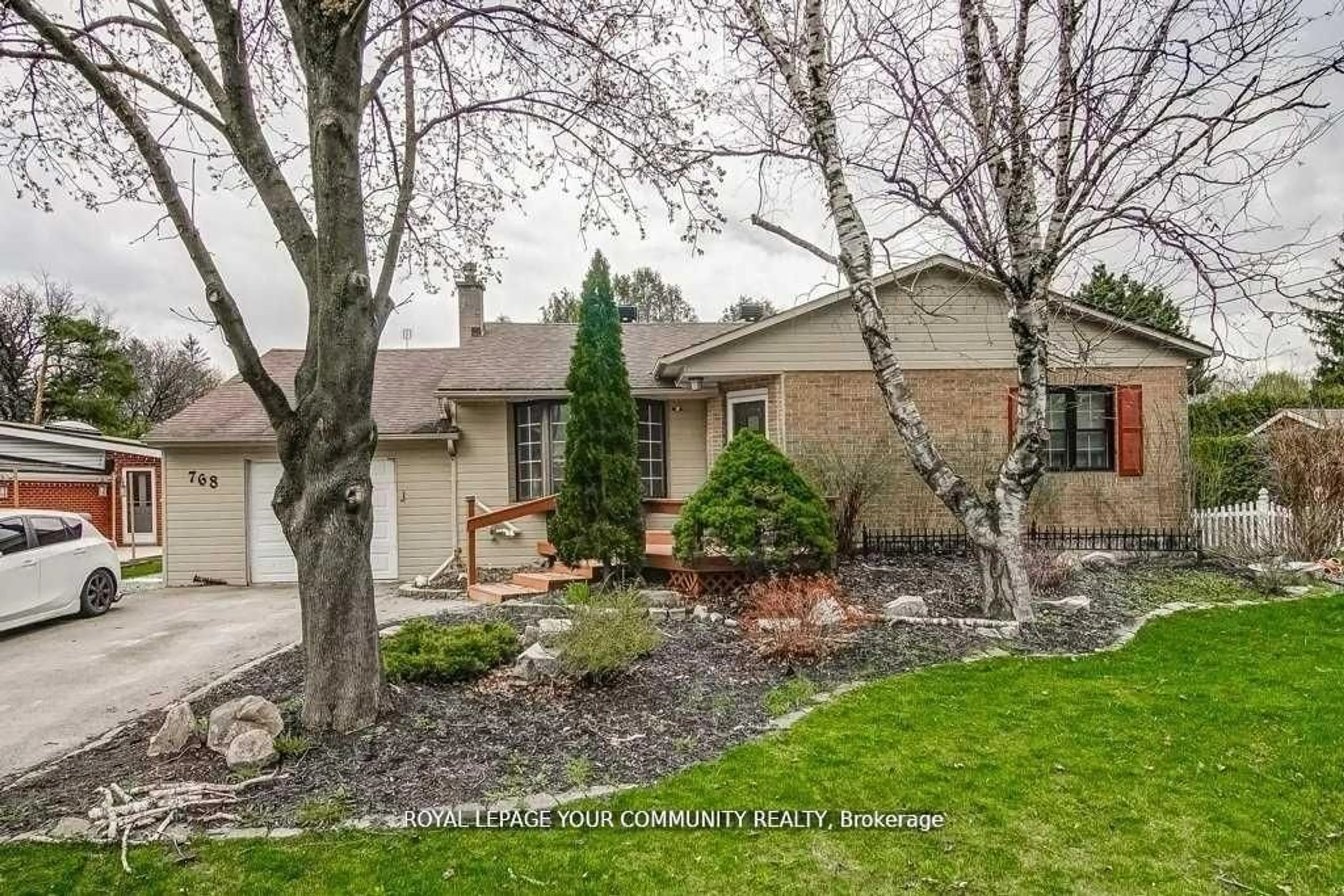 Unknown for 768 Grace St, Newmarket Ontario L3Y 2L3