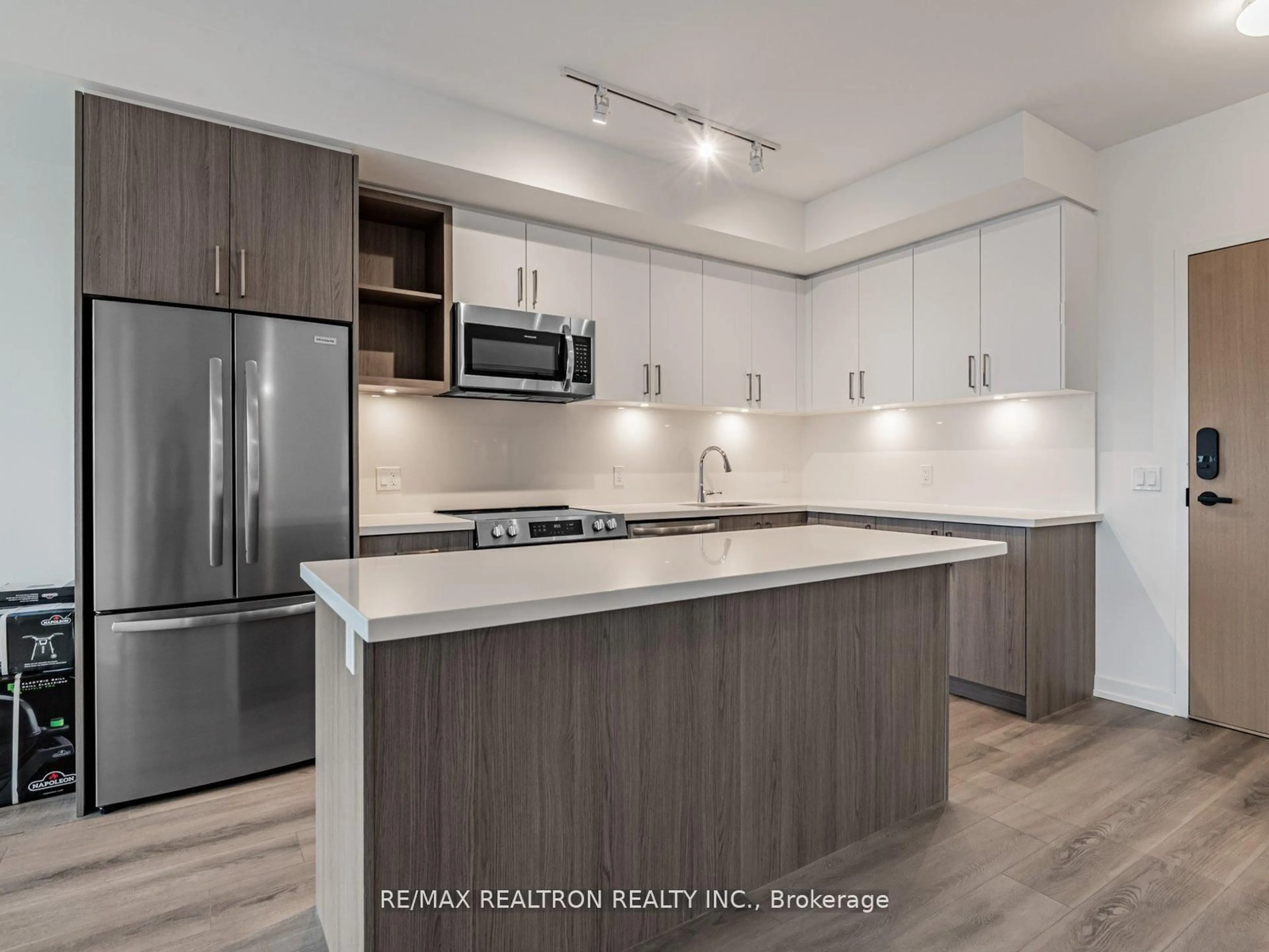 Open concept kitchen, unknown for 333 Sunseeker Ave #236, Innisfil Ontario L9R 0R6