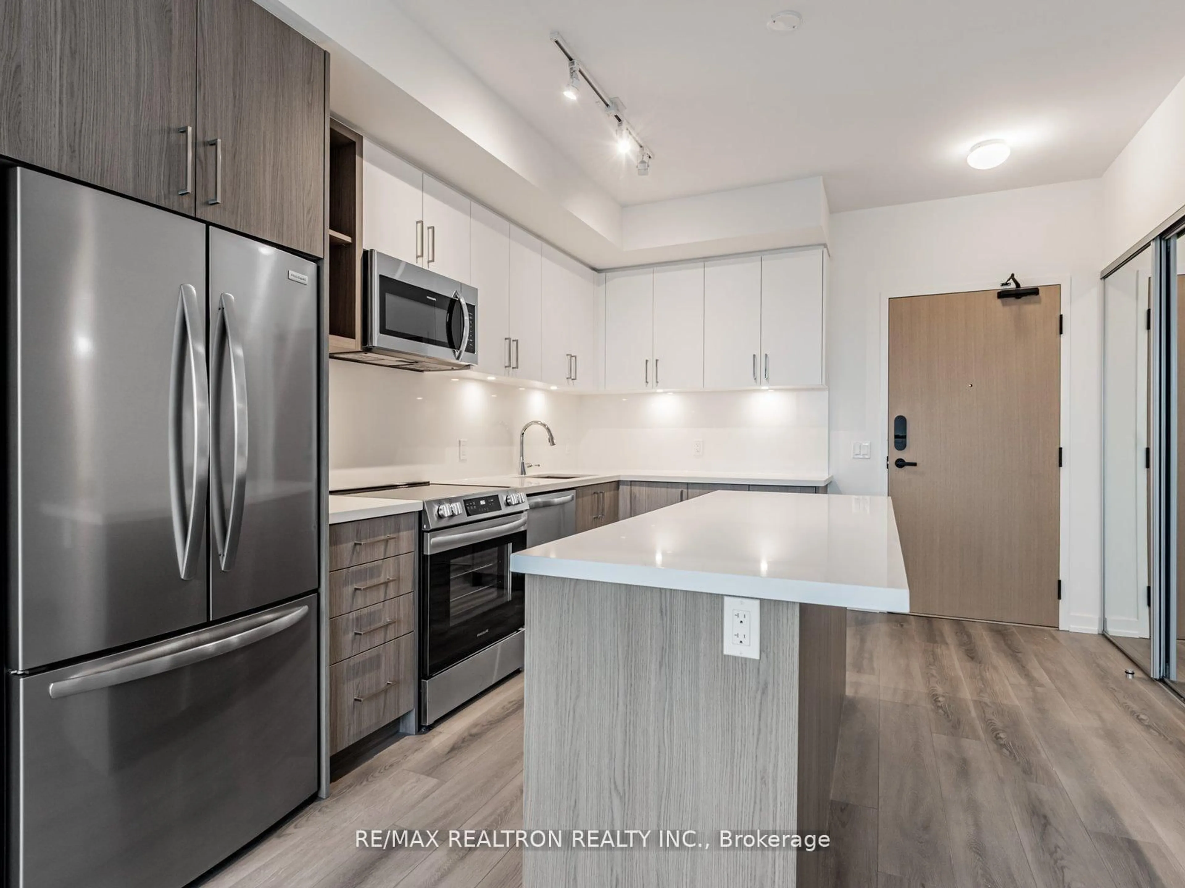 Open concept kitchen, unknown for 333 Sunseeker Ave #236, Innisfil Ontario L9R 0R6