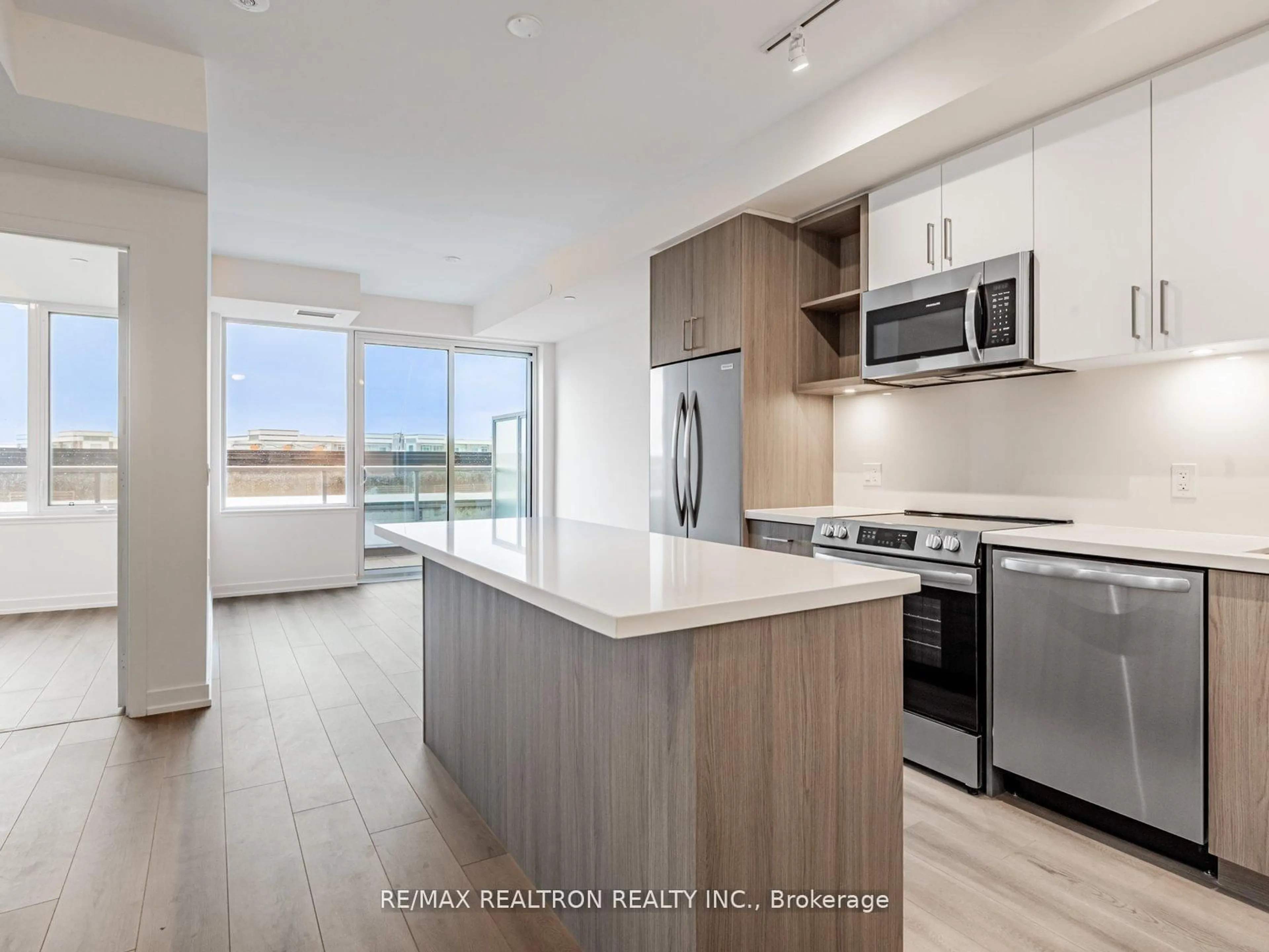 Open concept kitchen, unknown for 333 Sunseeker Ave #236, Innisfil Ontario L9R 0R6