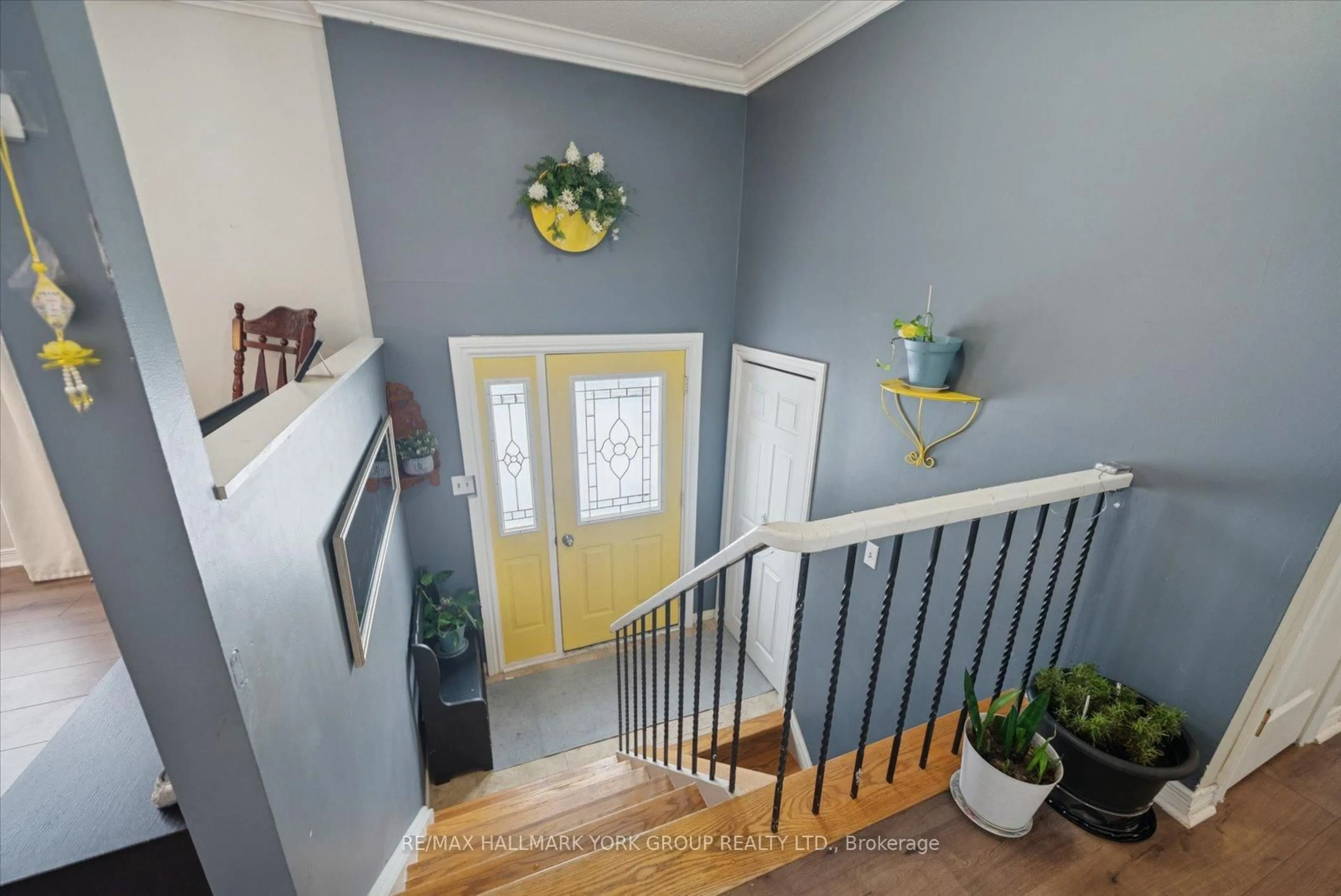 Indoor entryway for 208 Park St, Brock Ontario L0E 1E0