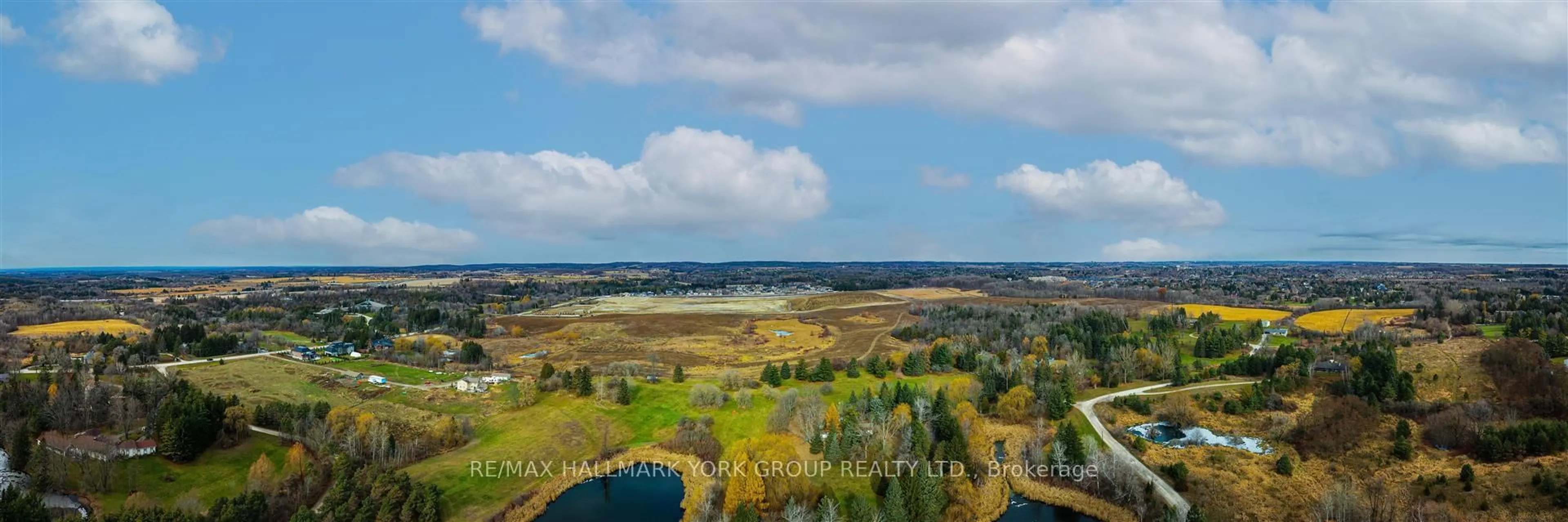 A pic from outside/outdoor area/front of a property/back of a property/a pic from drone, water/lake/river/ocean view for 250 South Summit Farm Rd, King Ontario L7B 1J8