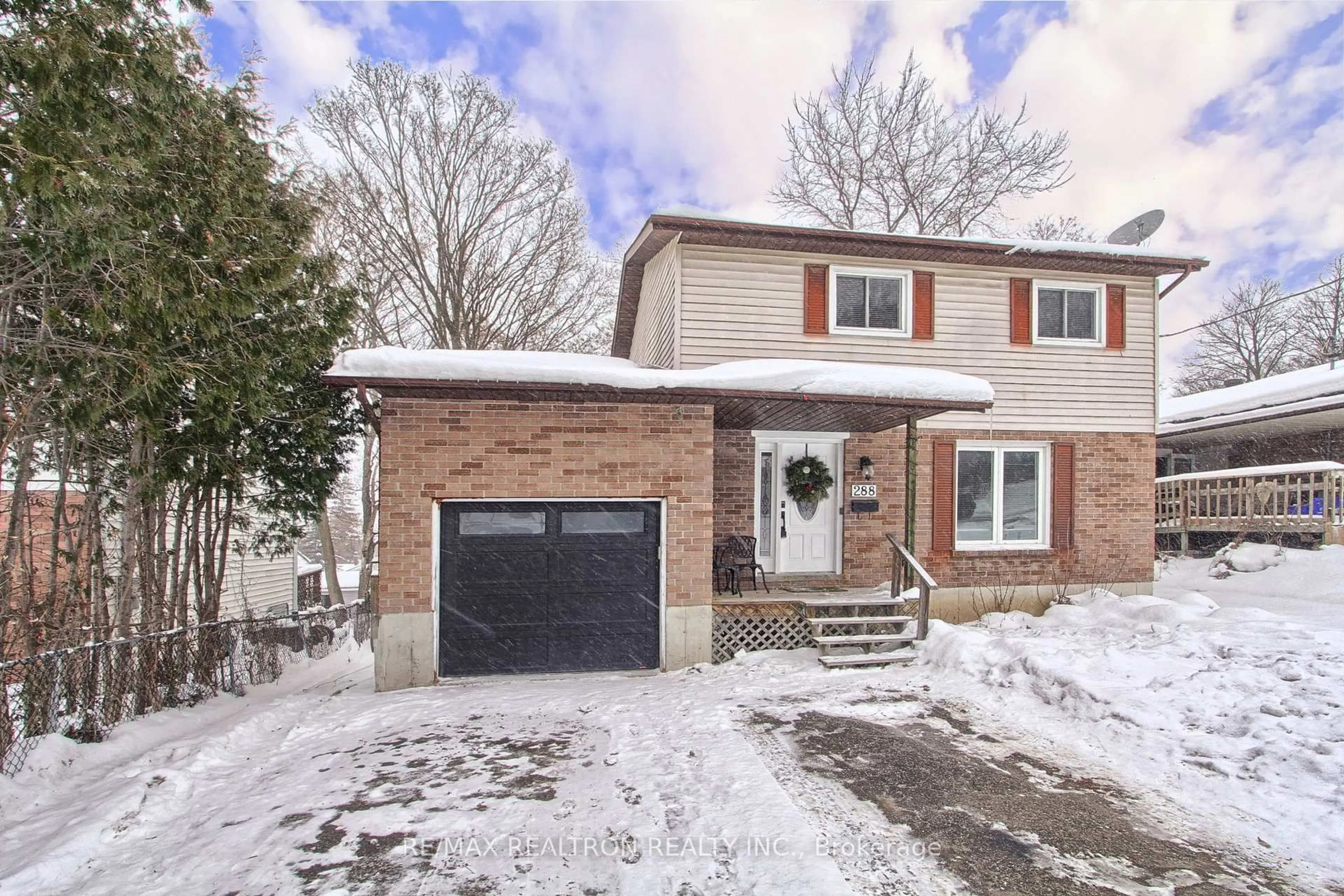 Home with brick exterior material, street for 288 Terrace Dr, Georgina Ontario L4P 2Y8