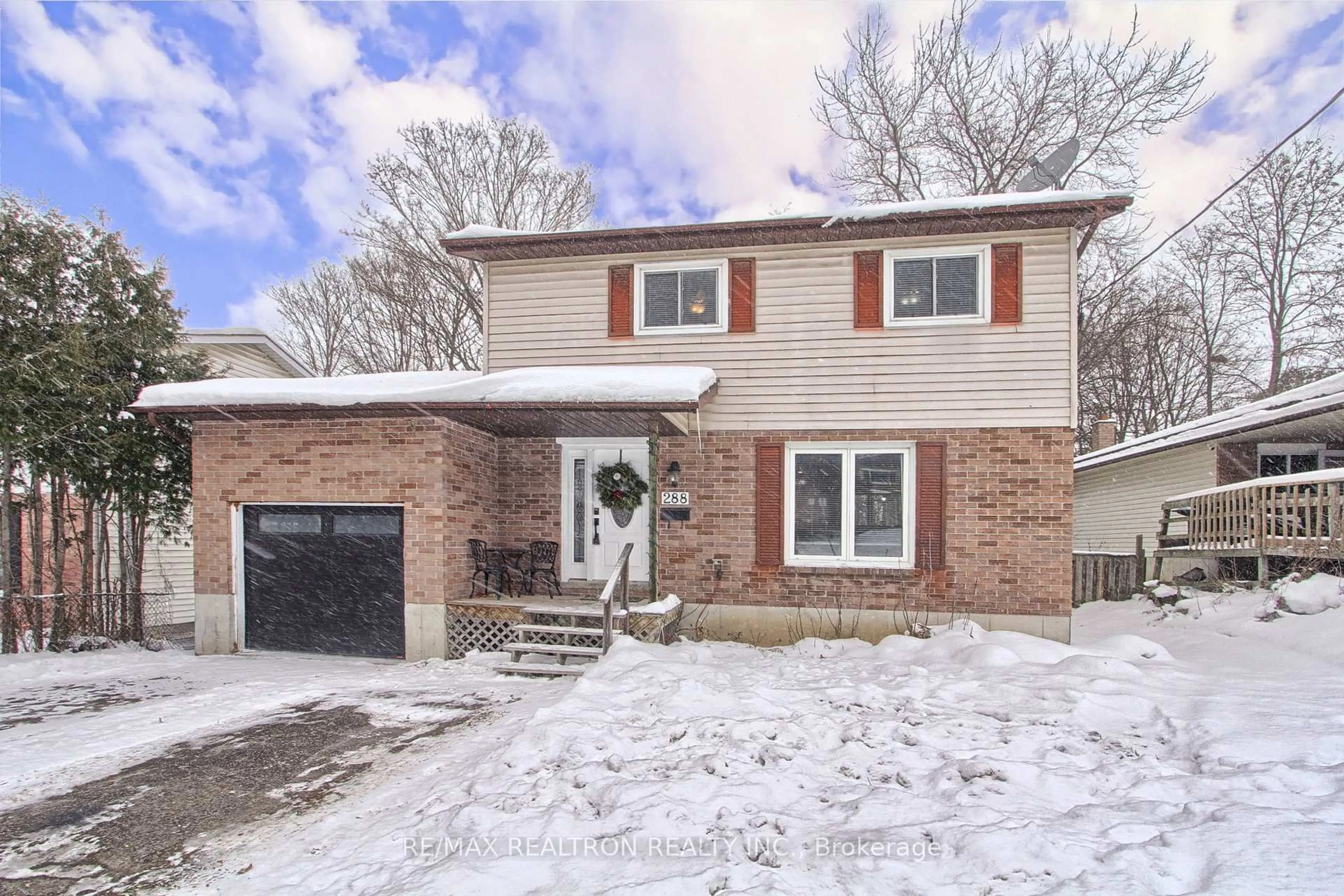 Home with brick exterior material, street for 288 Terrace Dr, Georgina Ontario L4P 2Y8