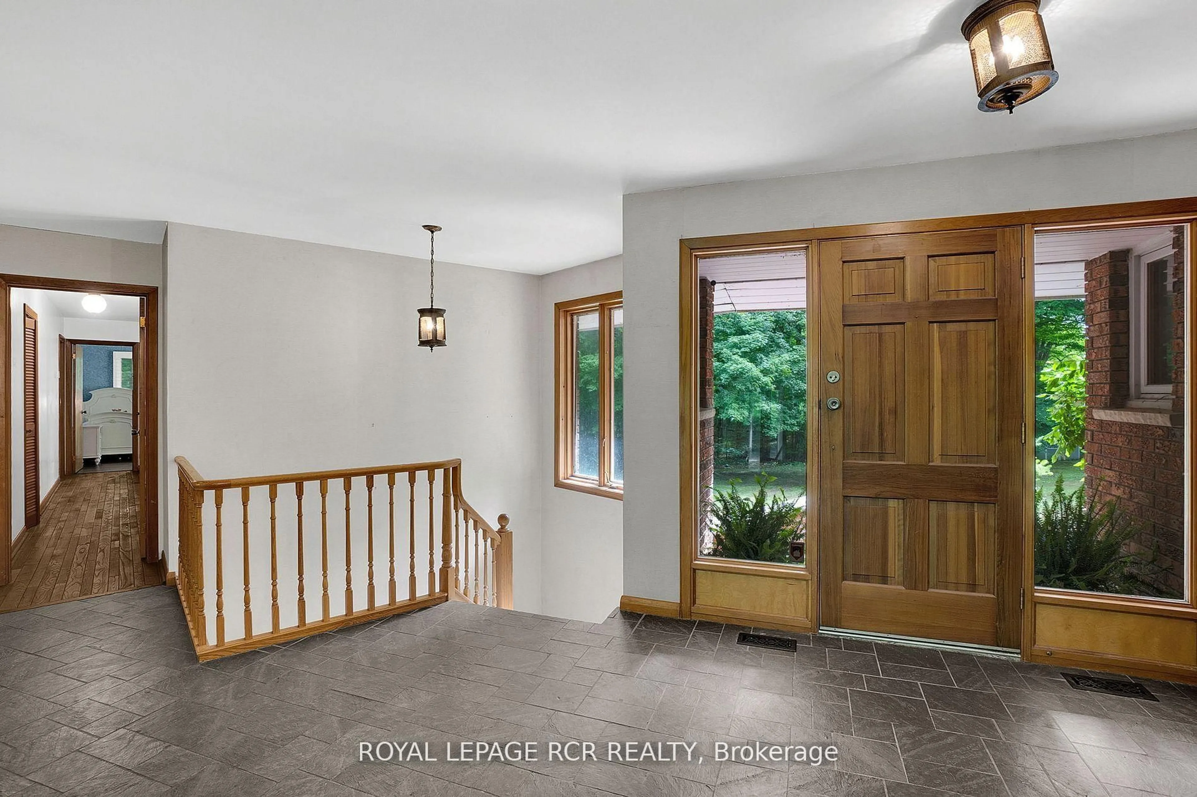 Indoor entryway for 14615 8th Concession, King Ontario L0G 1T0