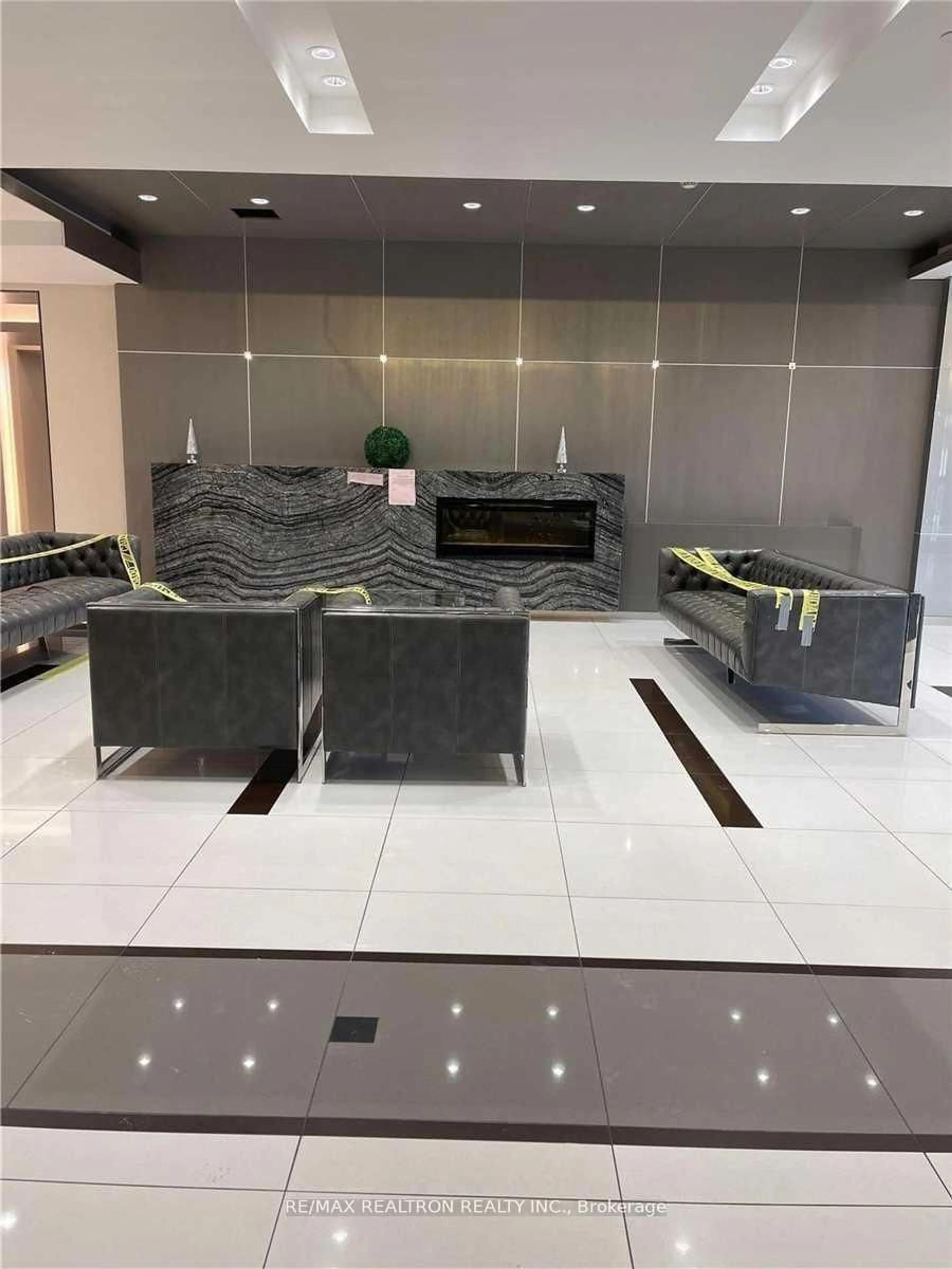 Lobby for 7165 Yonge St #1515, Markham Ontario L3T 0C9