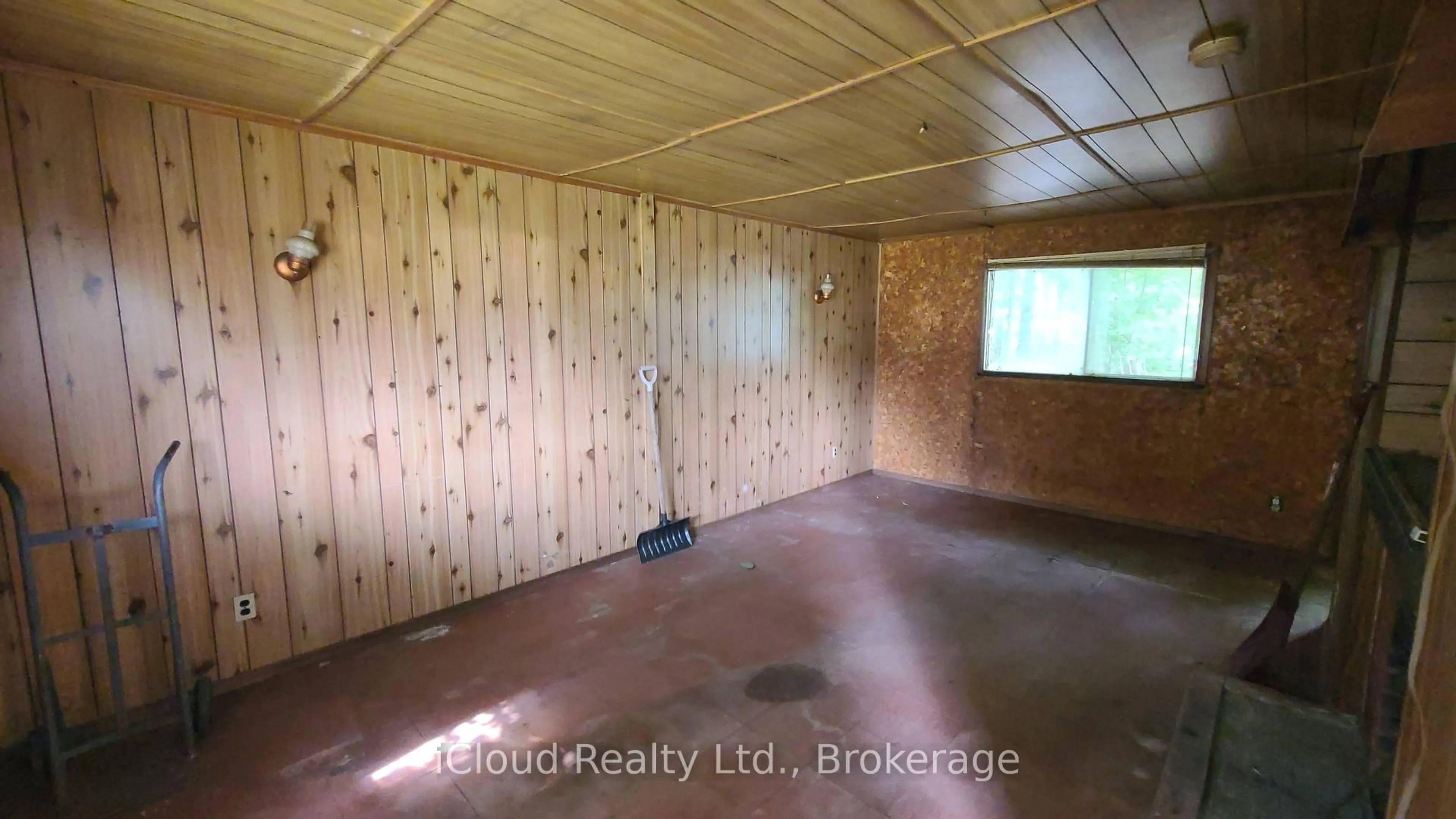 A pic of a room for 1997 ST. PAUL Rd, Innisfil Ontario L9S 1T6