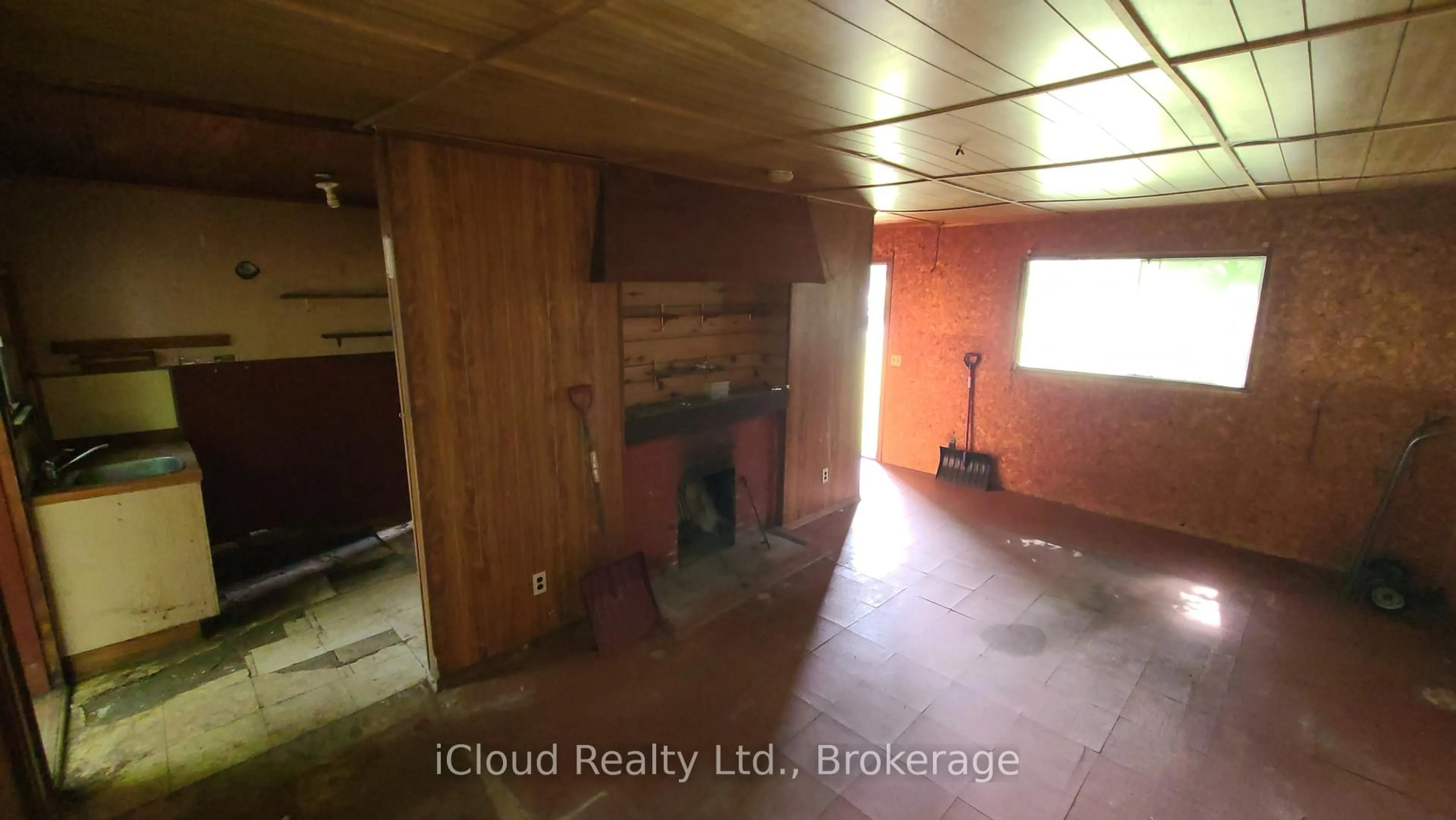 A pic of a room for 1997 ST. PAUL Rd, Innisfil Ontario L9S 1T6