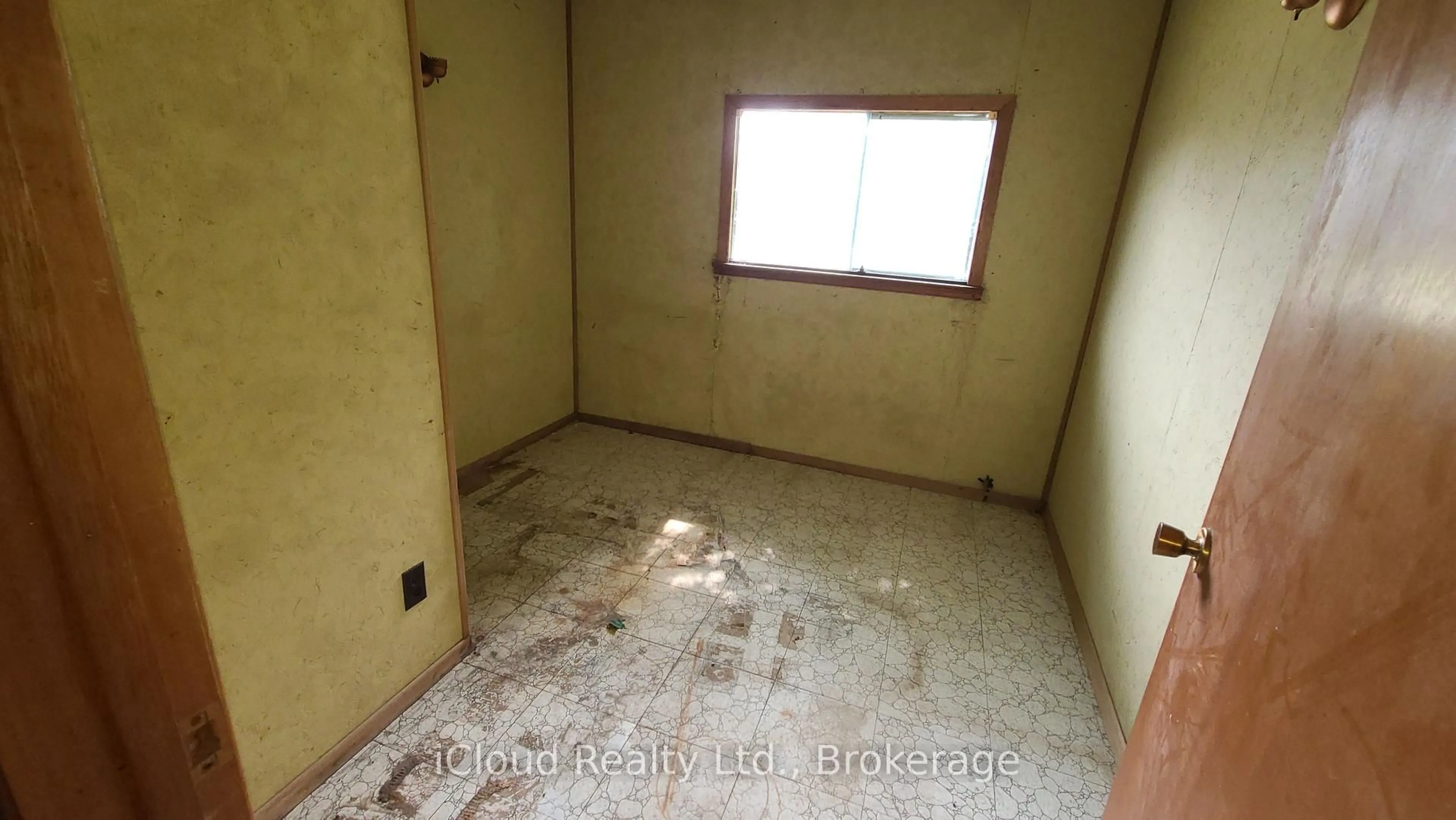 A pic of a room for 1997 ST. PAUL Rd, Innisfil Ontario L9S 1T6