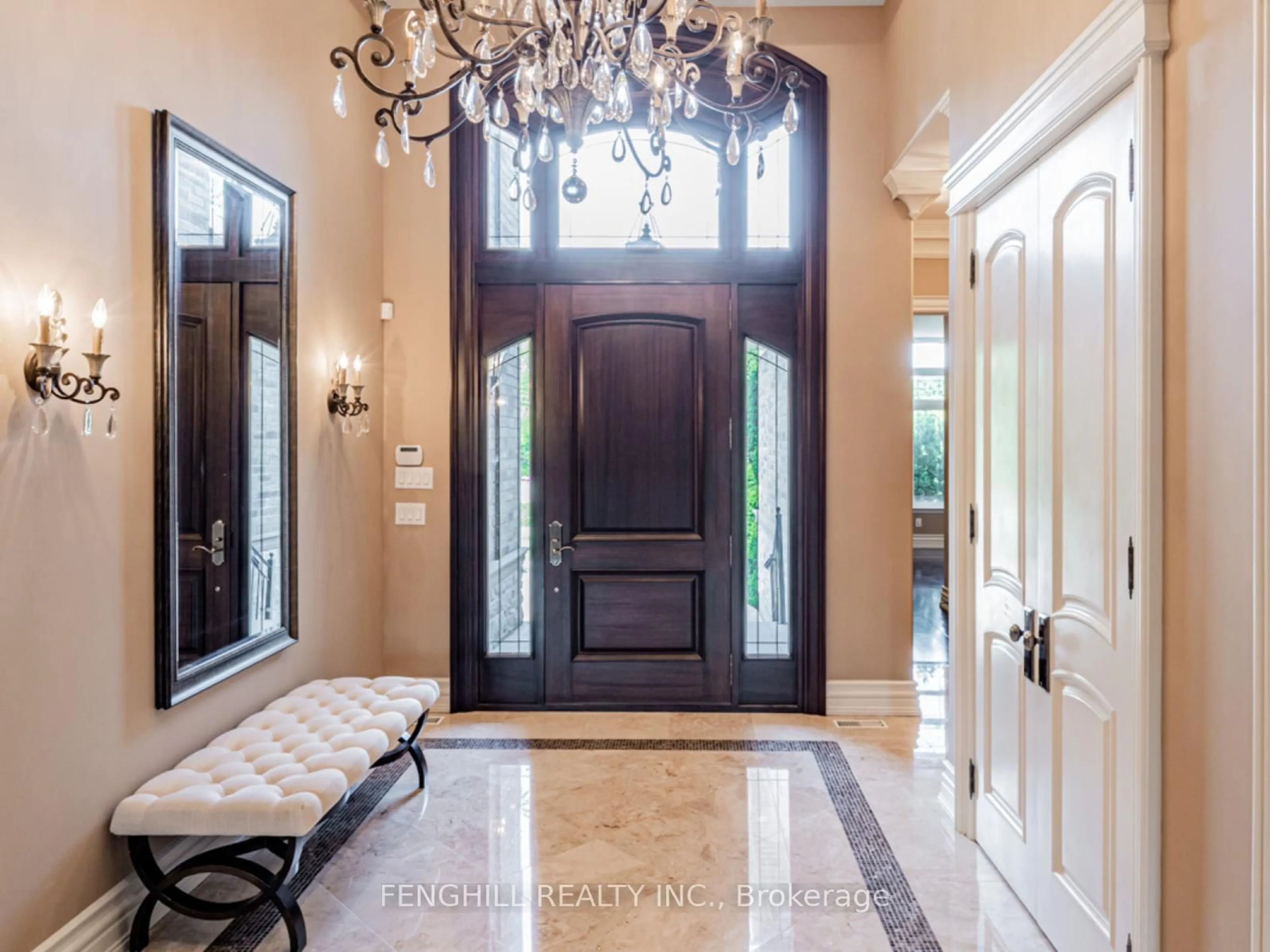 Indoor entryway for 11 Macleod Estate Crt, Richmond Hill Ontario L4E 0B1