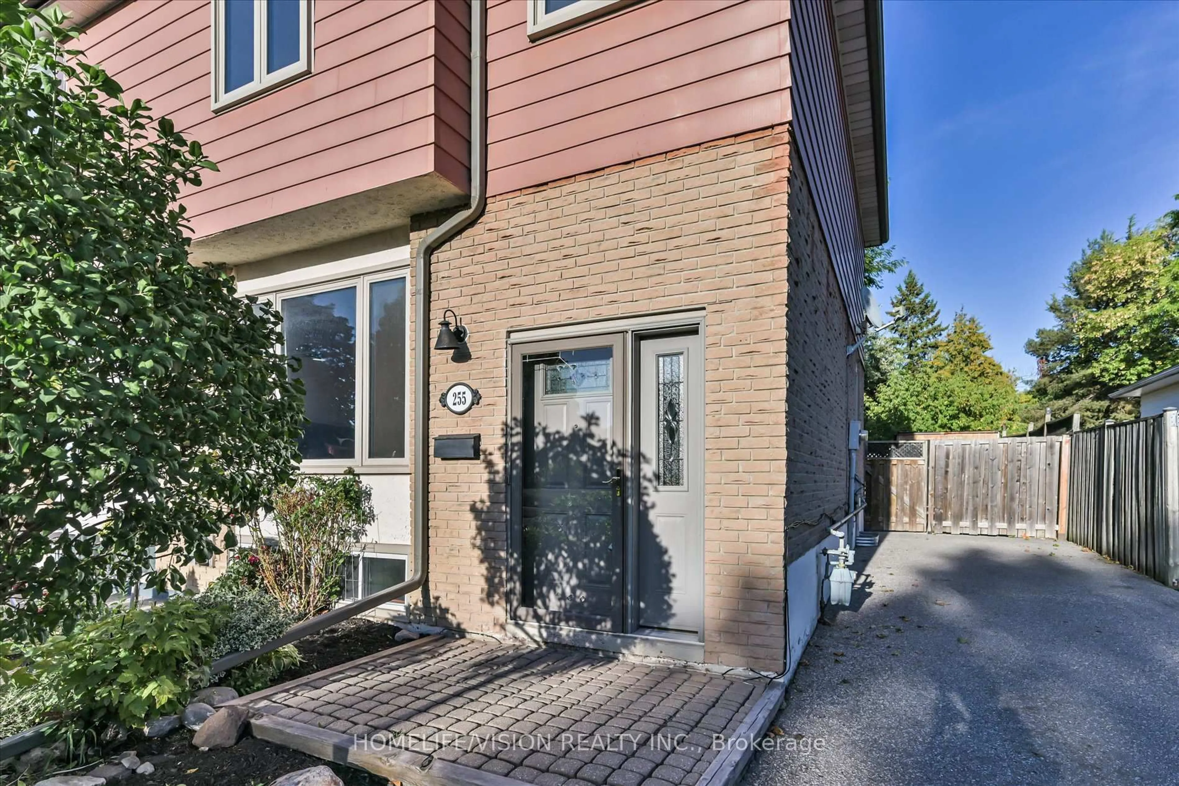 Home with brick exterior material, street for 255 Cedar Ave, Richmond Hill Ontario L4C 2B3