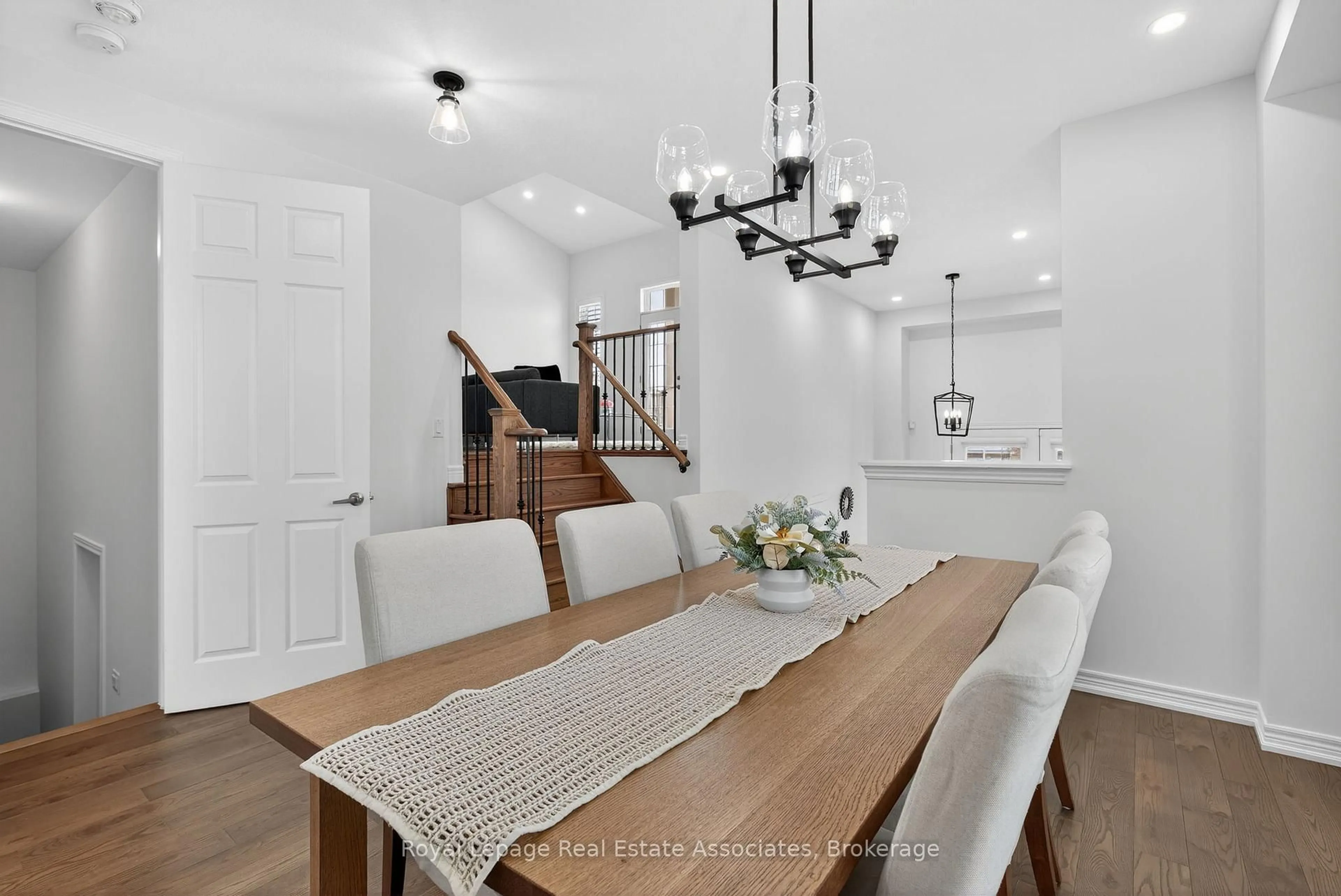 Dining room, unknown for 113 Sutcliffe Way, New Tecumseth Ontario L9R 0N9