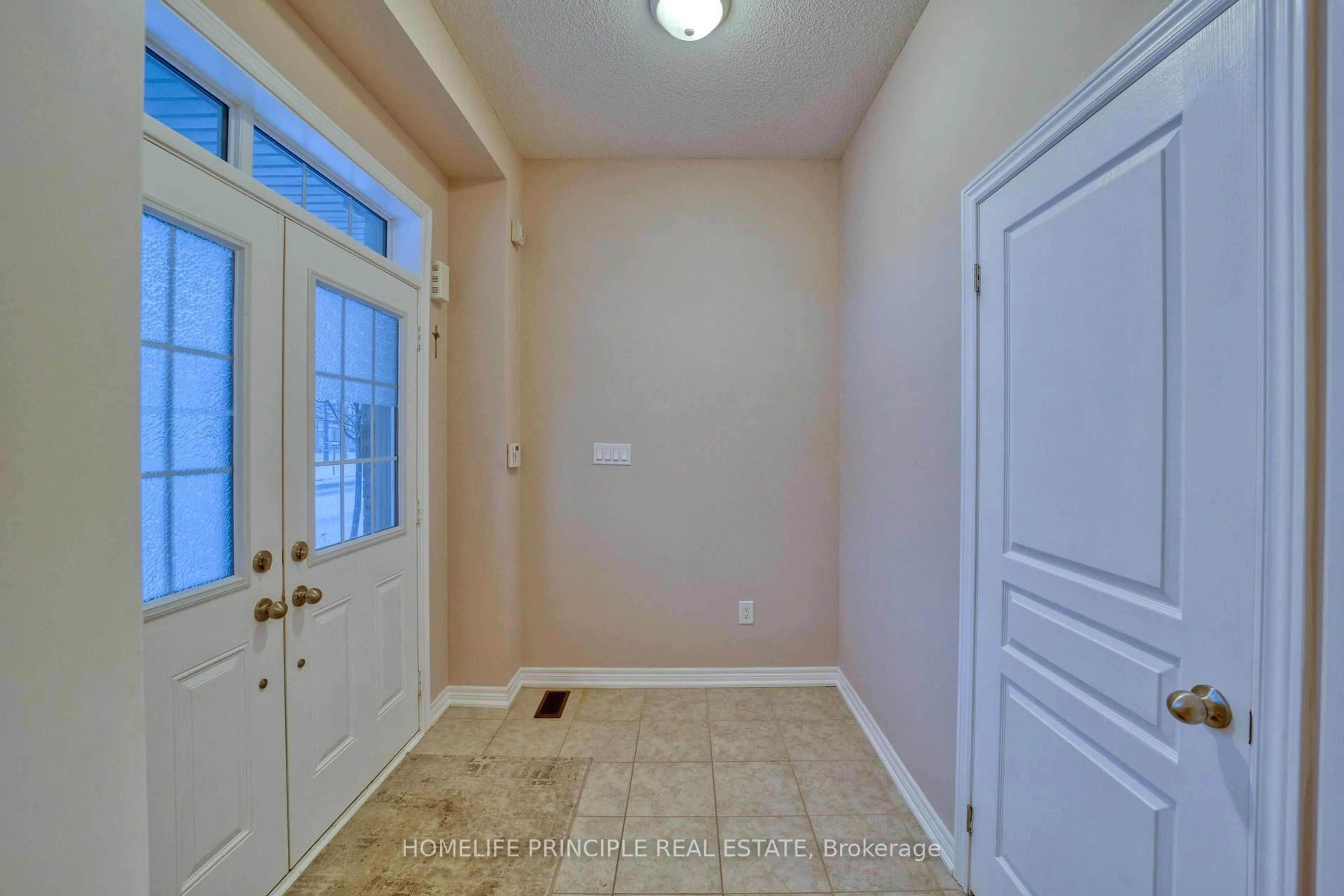 Indoor entryway for 66 EAST'S CORNERS Blvd, Vaughan Ontario L4H 4J1