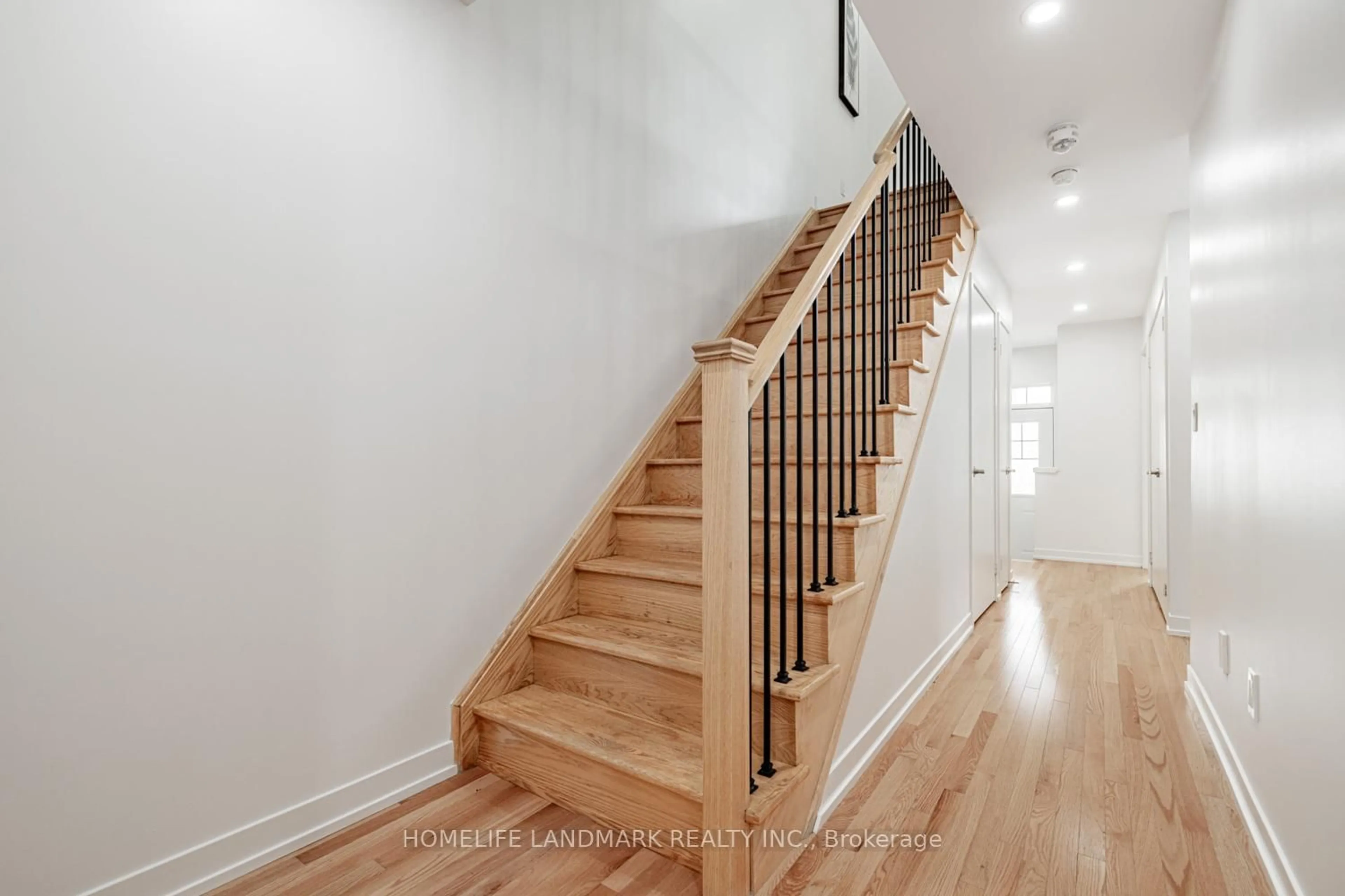 Stairs for 10606 Bathurst St, Vaughan Ontario L6A 4Y4