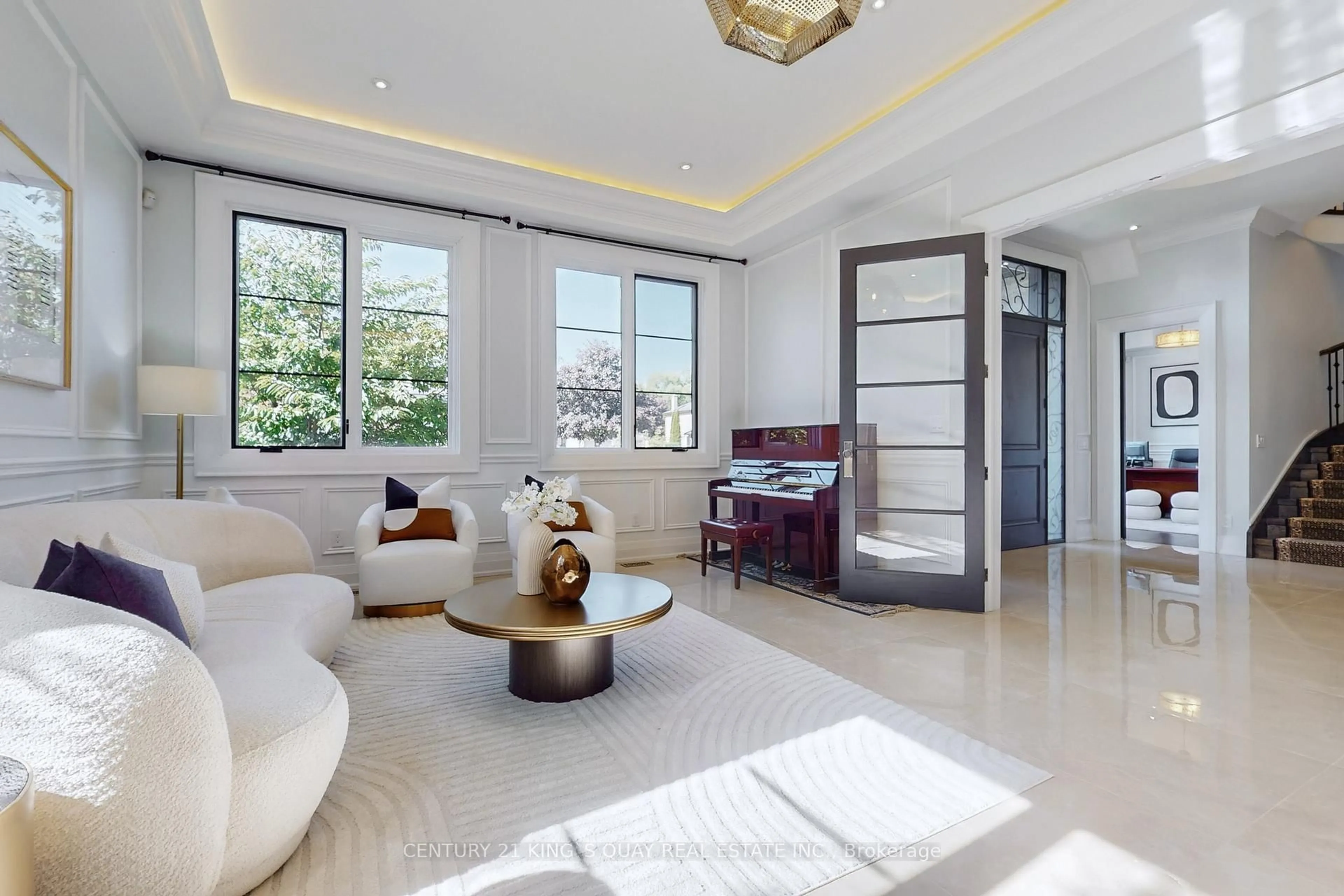 Living room with furniture, unknown for 19 Blyth St, Richmond Hill Ontario L4E 2Y2