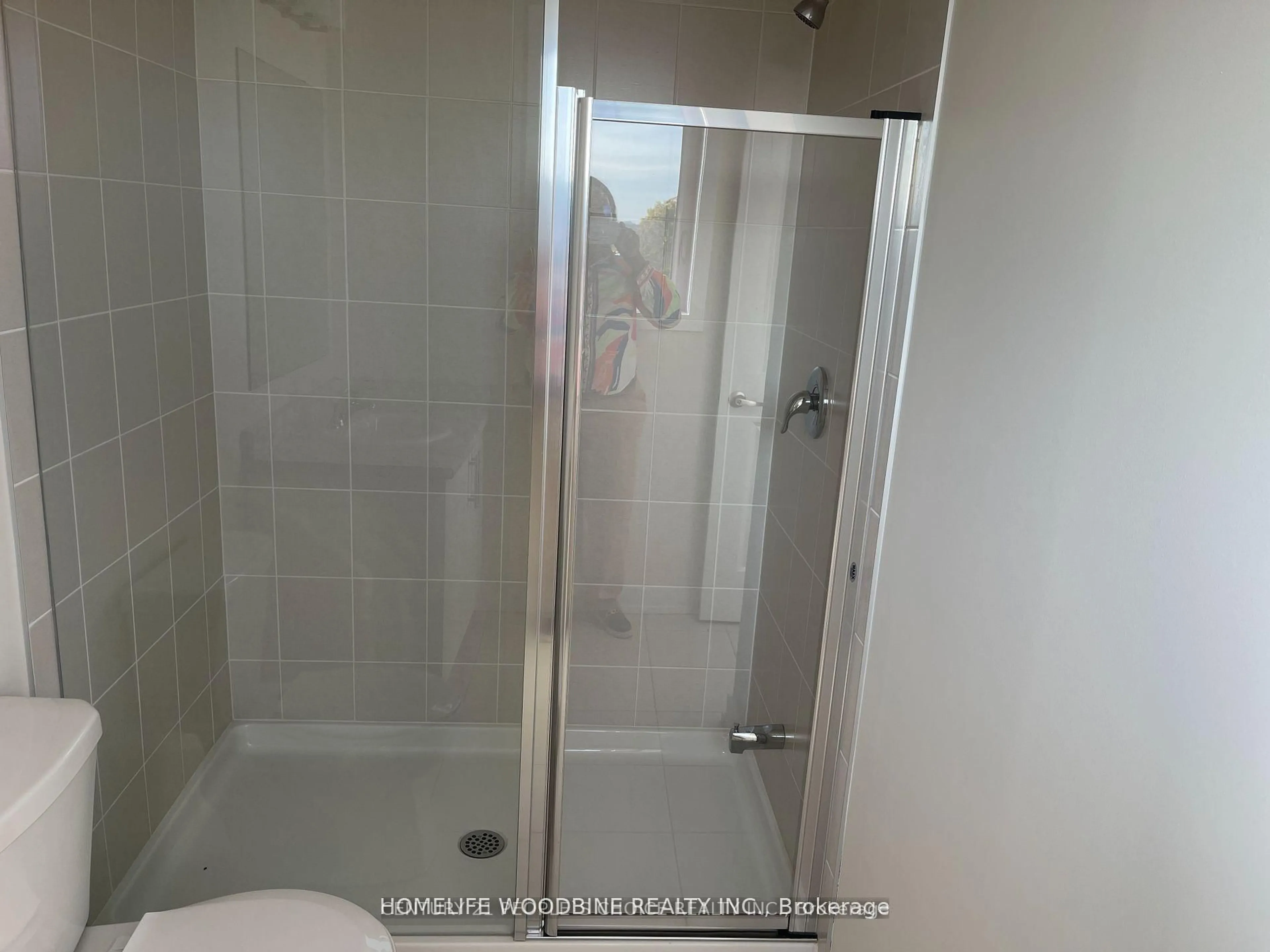 Standard bathroom, unknown for 30 Chiffon St #43, Vaughan Ontario L4L 1V8