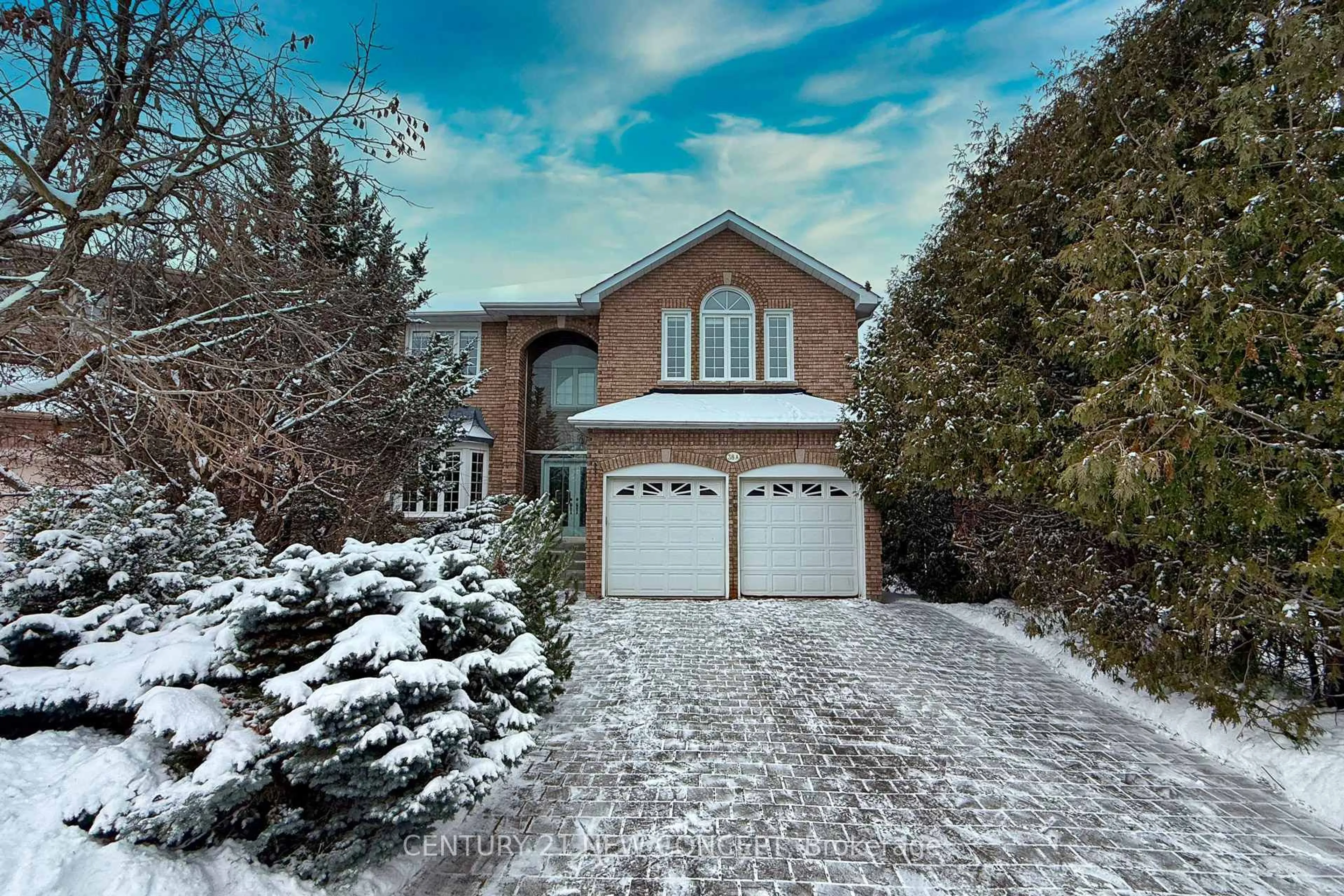 Home with brick exterior material, street for 38A Avonlea Pl, Richmond Hill Ontario L4B 3N8