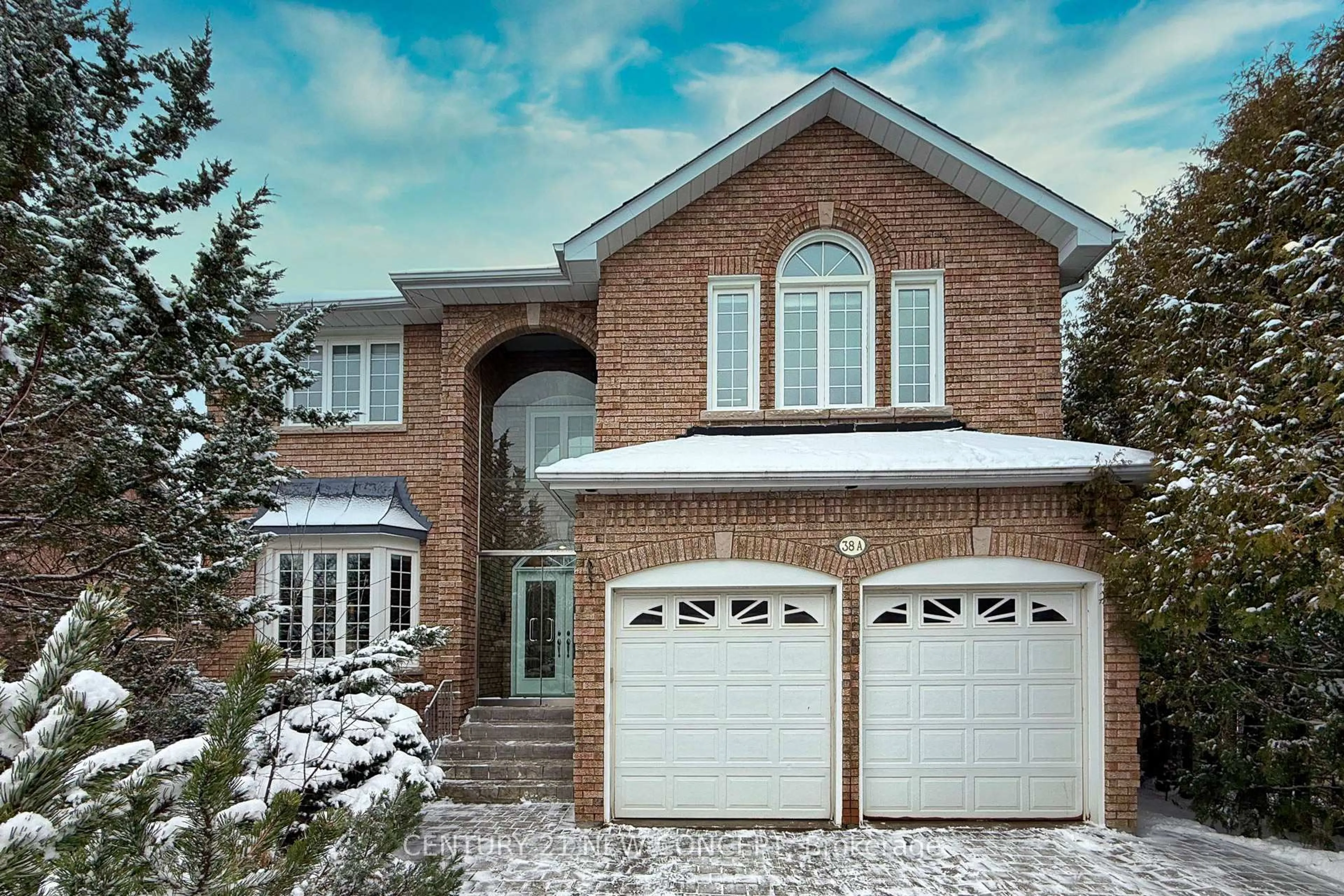 Home with brick exterior material, street for 38A Avonlea Pl, Richmond Hill Ontario L4B 3N8