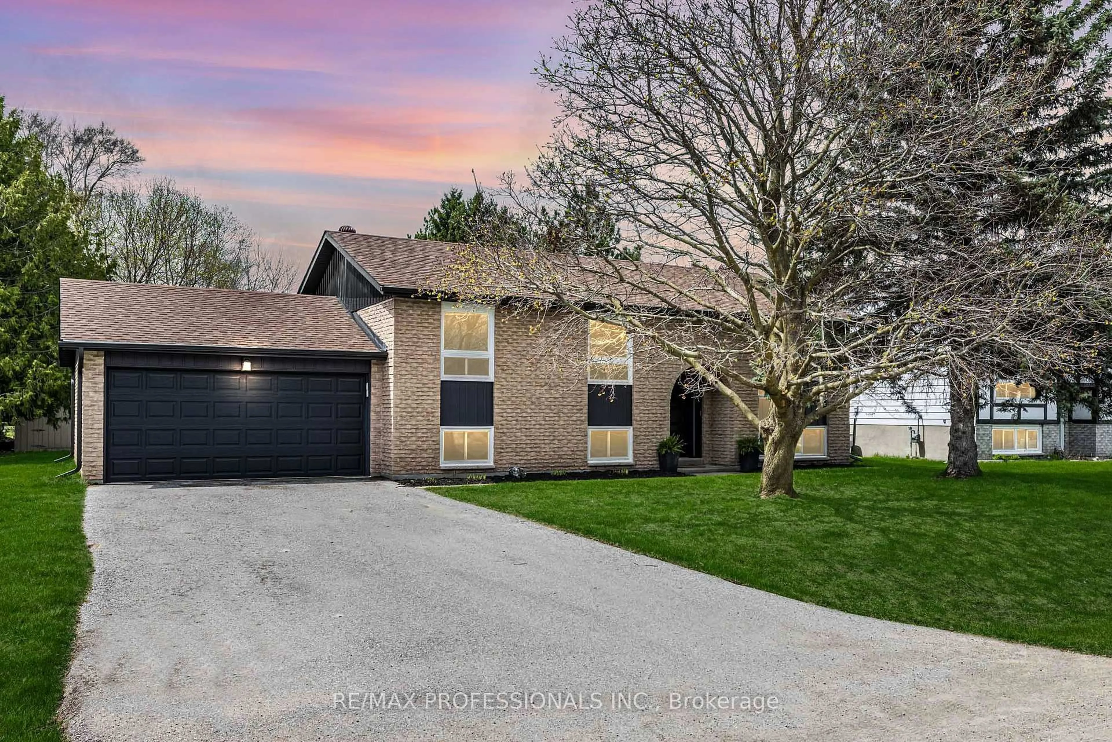 A pic from outside/outdoor area/front of a property/back of a property/a pic from drone, street for 16 Wales Ave, Adjala-Tosorontio Ontario L0M 1J0