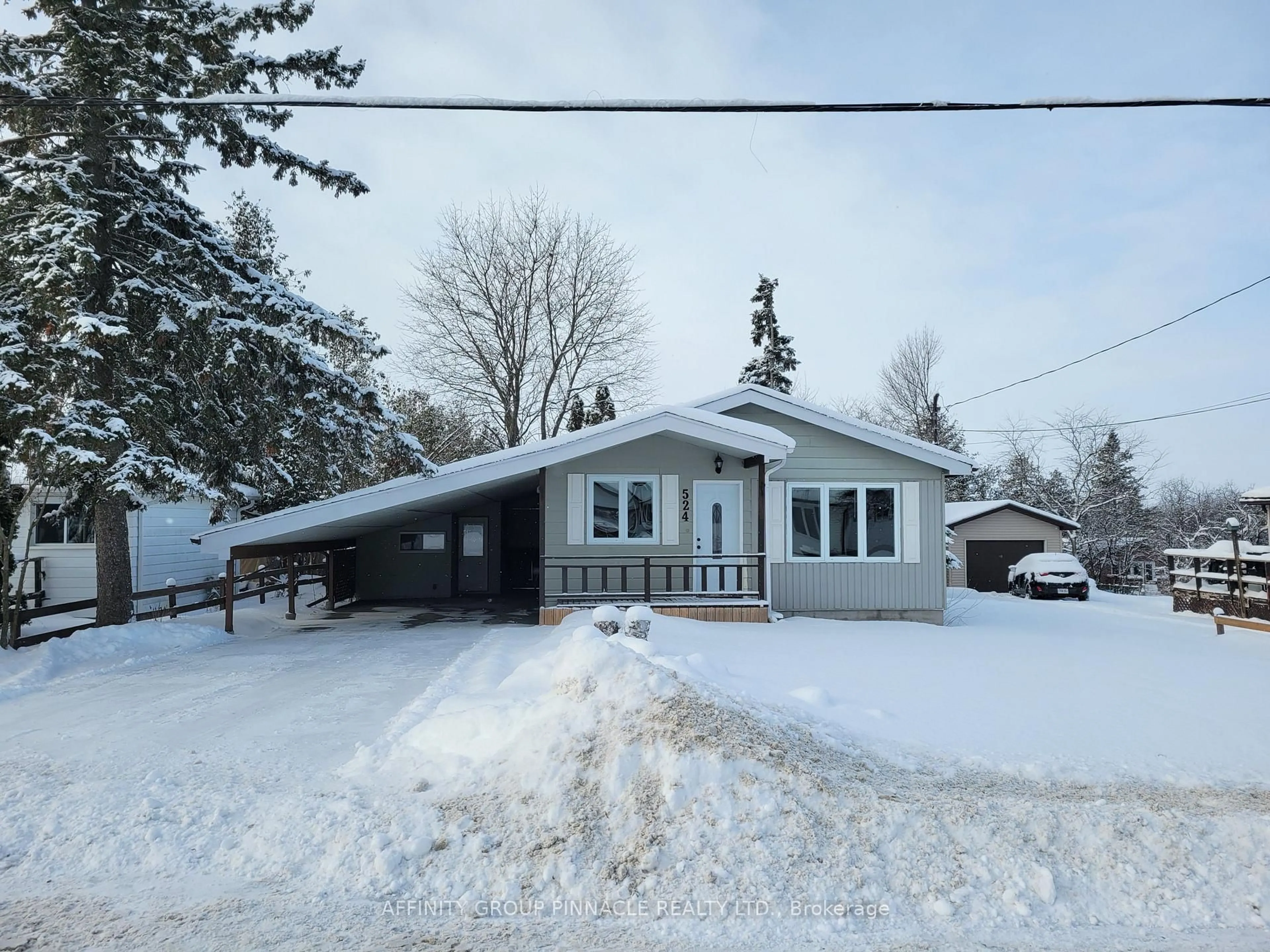 A pic from outside/outdoor area/front of a property/back of a property/a pic from drone, street for 524 Sarah St, Brock Ontario L0K 1A0