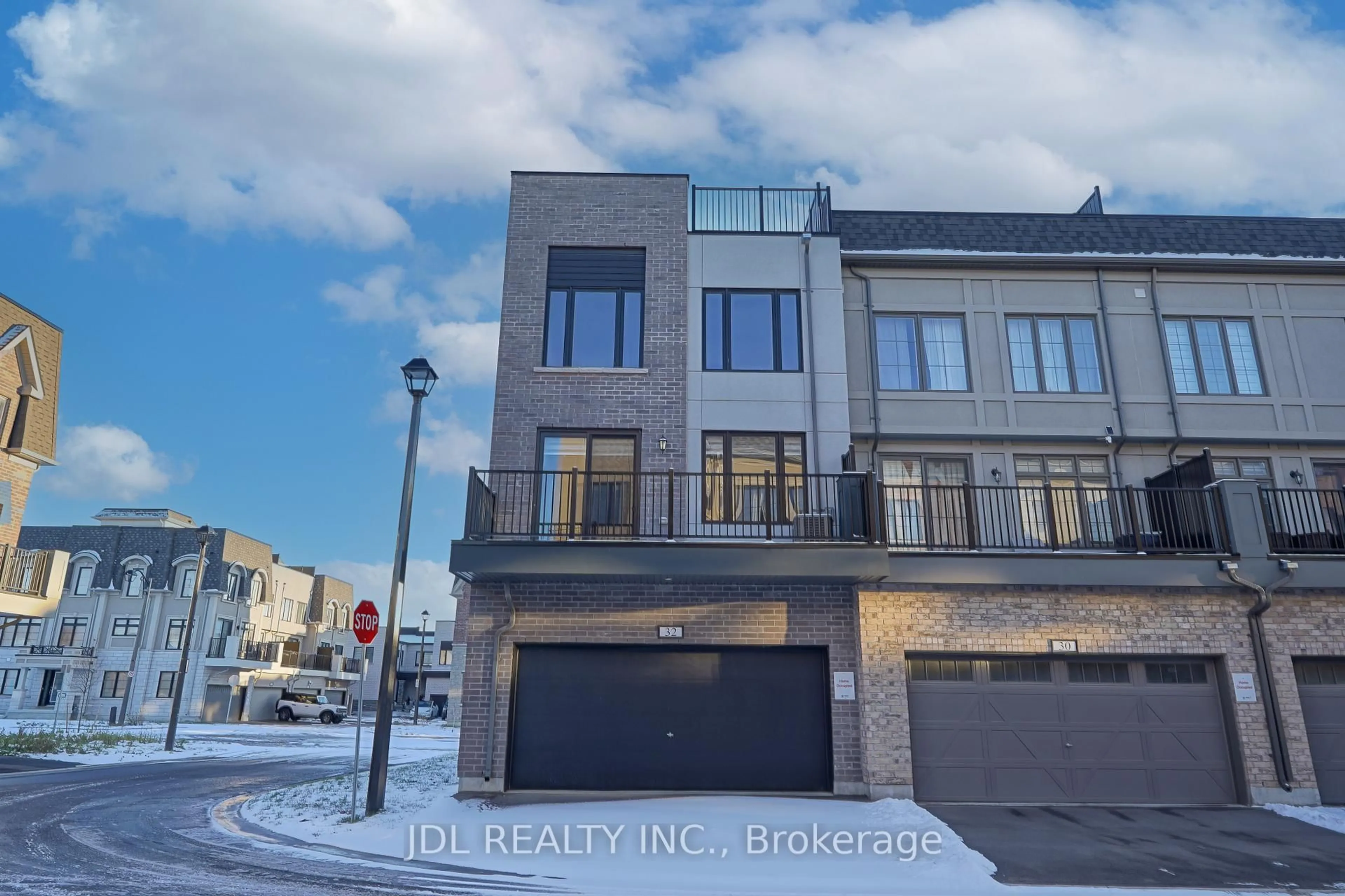 Unknown for 32 Guardhouse Cres, Markham Ontario L6C 3J8