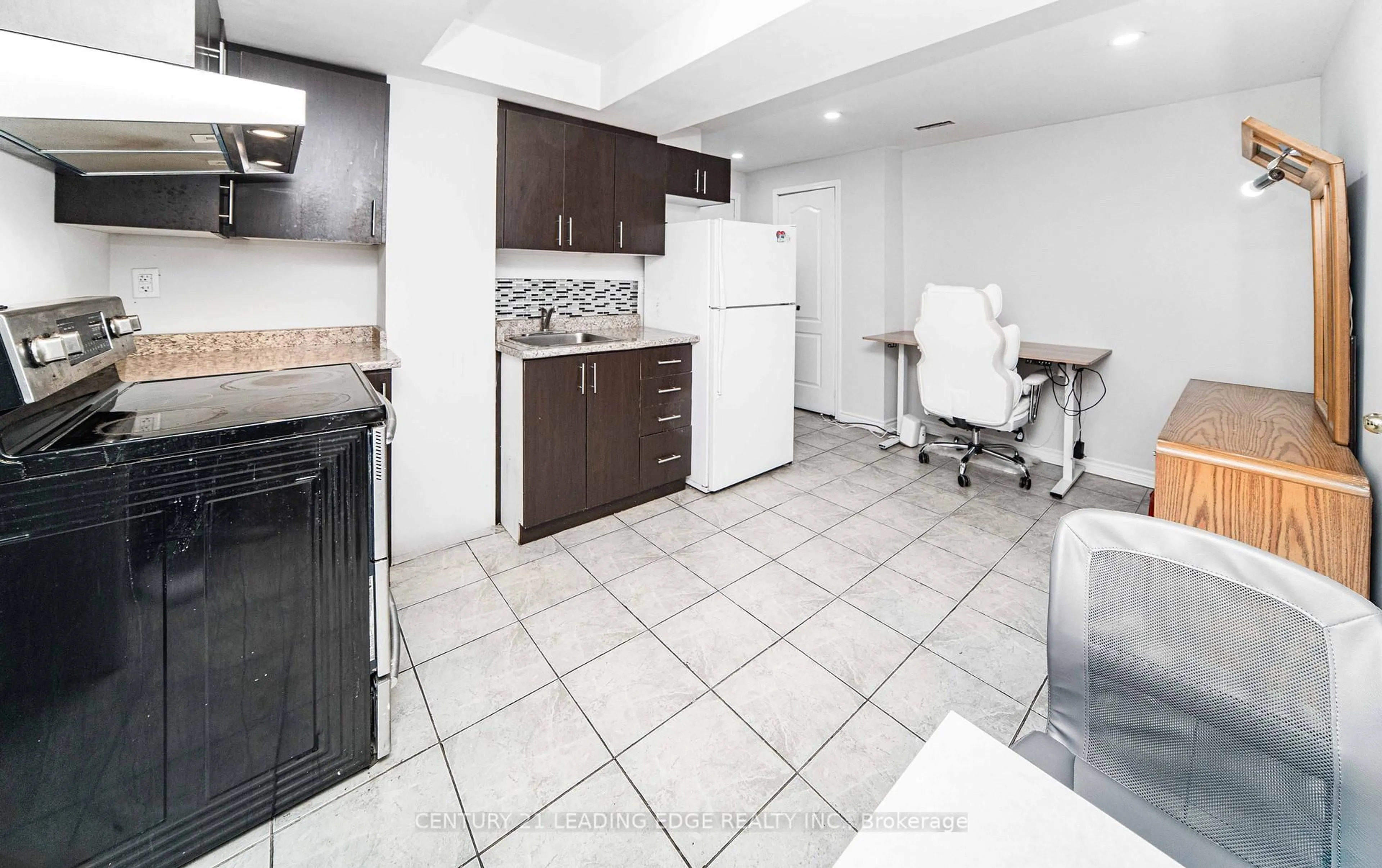 Standard kitchen, ceramic/tile floor for 81 Rushmore Crt, Markham Ontario L3S 3T3