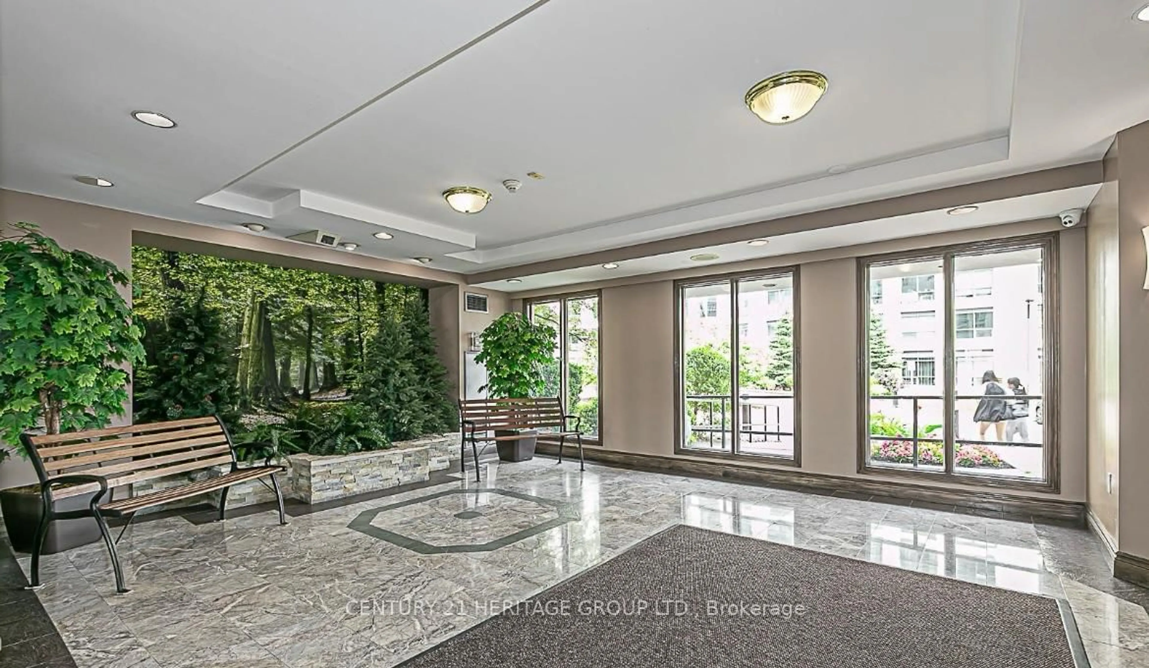 Lobby for 270 Davis Dr #1112, Newmarket Ontario L3Y 8K2