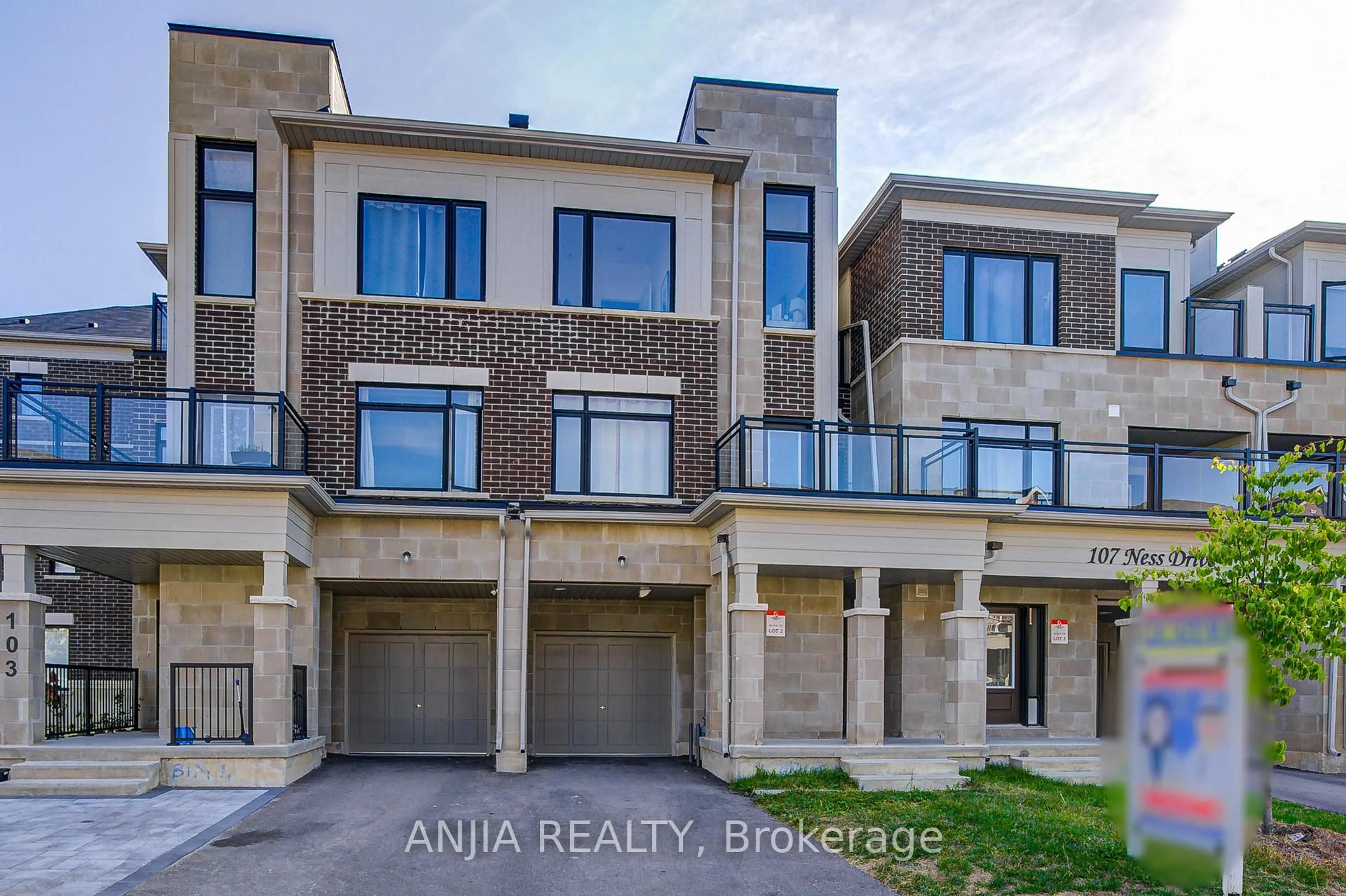 Unknown for 105 Ness Dr, Richmond Hill Ontario L4S 0K9