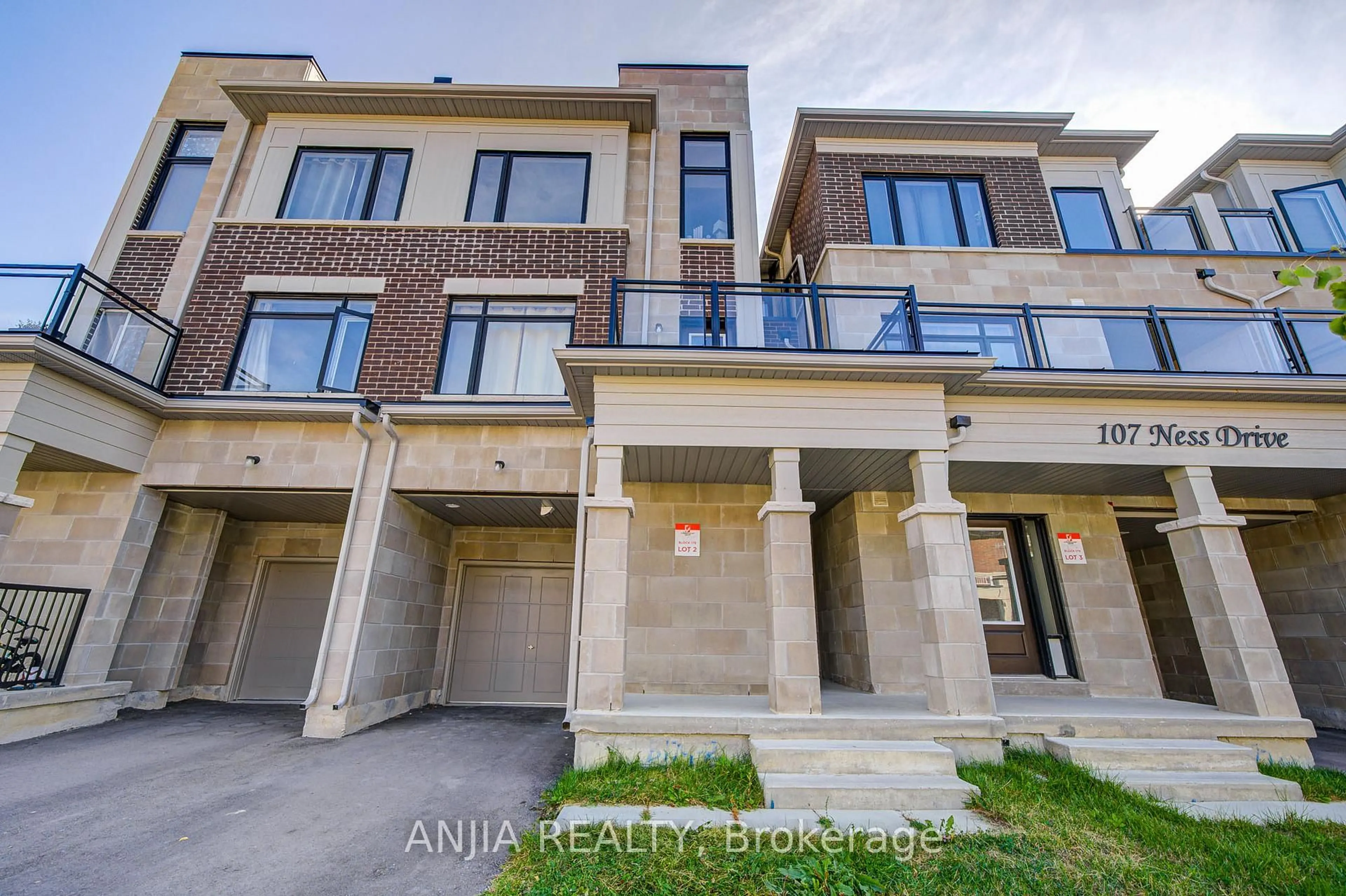 Unknown for 105 Ness Dr, Richmond Hill Ontario L4S 0K9