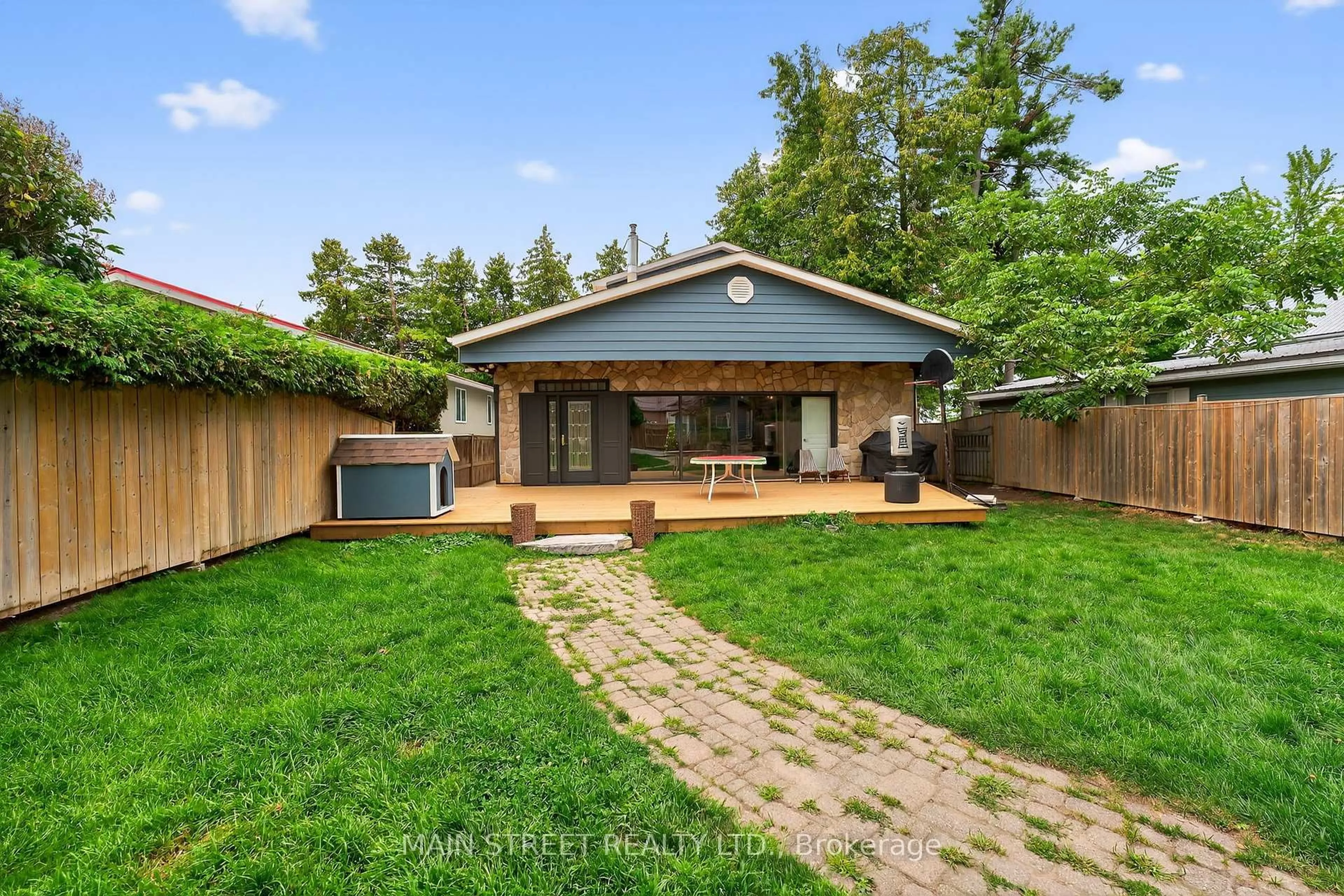 Patio, street for 142 Cedar Beach Rd, Brock Ontario L0K 1A0