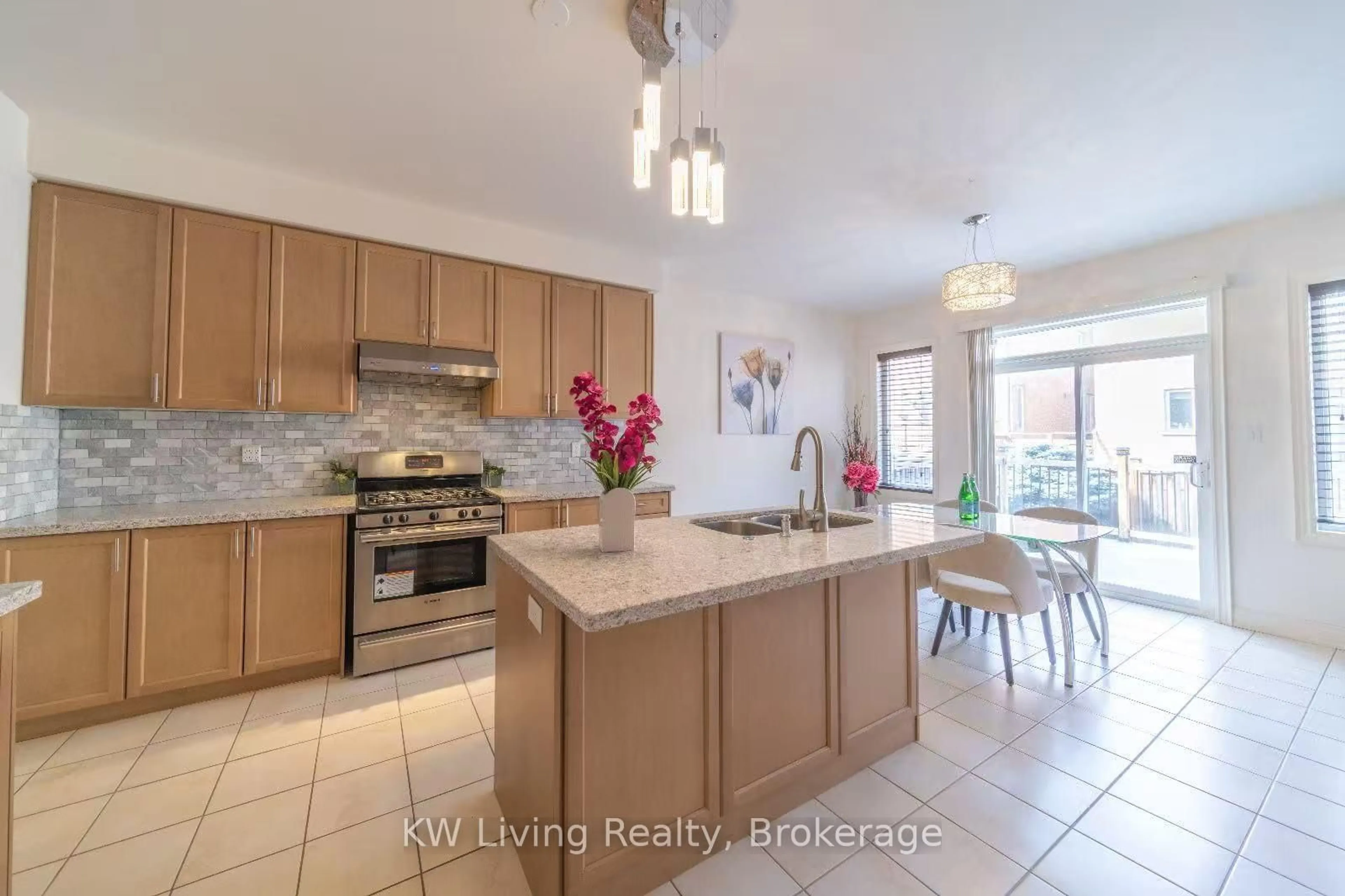 Open concept kitchen, ceramic/tile floor for 106 Hua Du Ave, Markham Ontario L6C 0R2