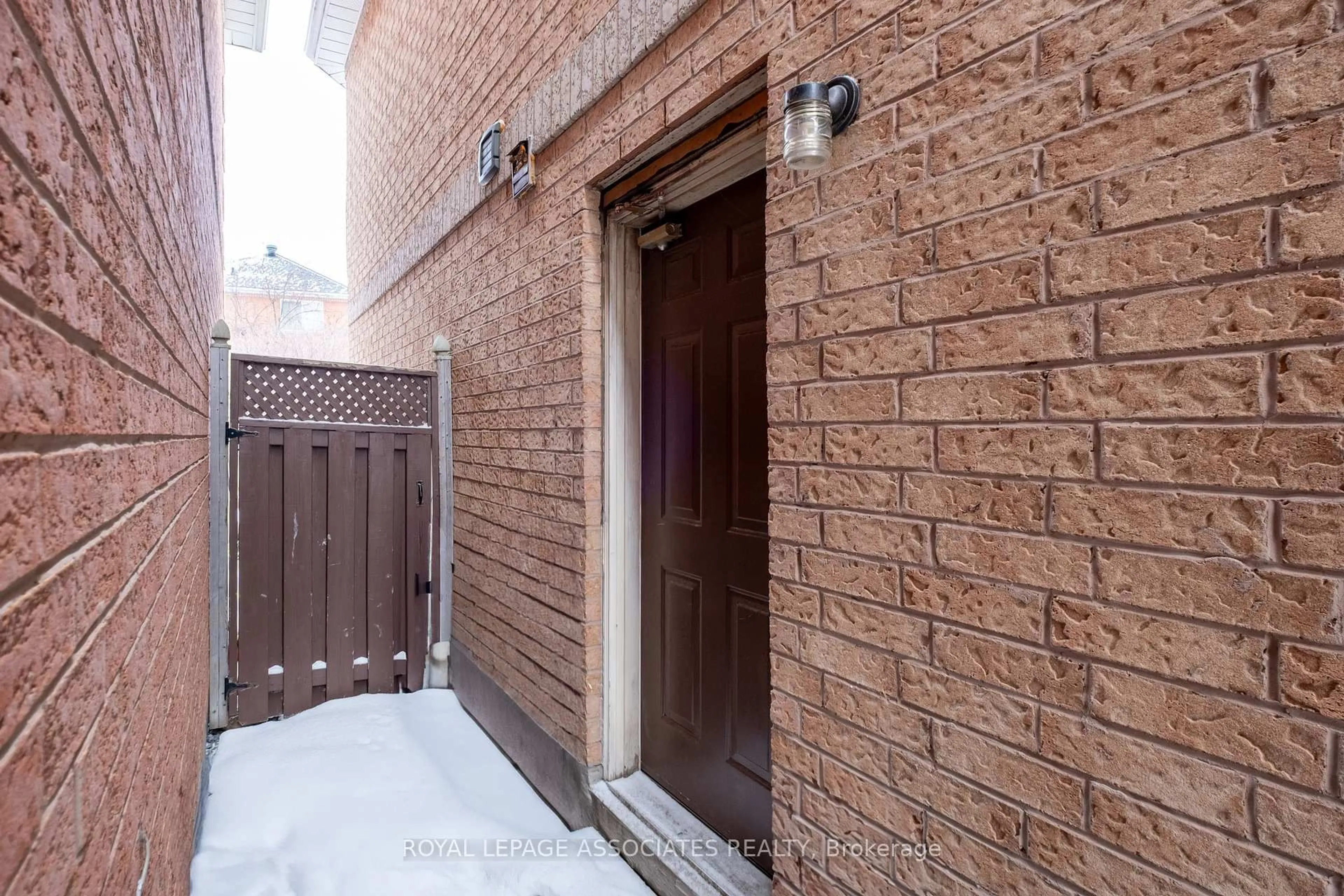 Unknown for 14 Clandfield St, Markham Ontario L3S 4G7