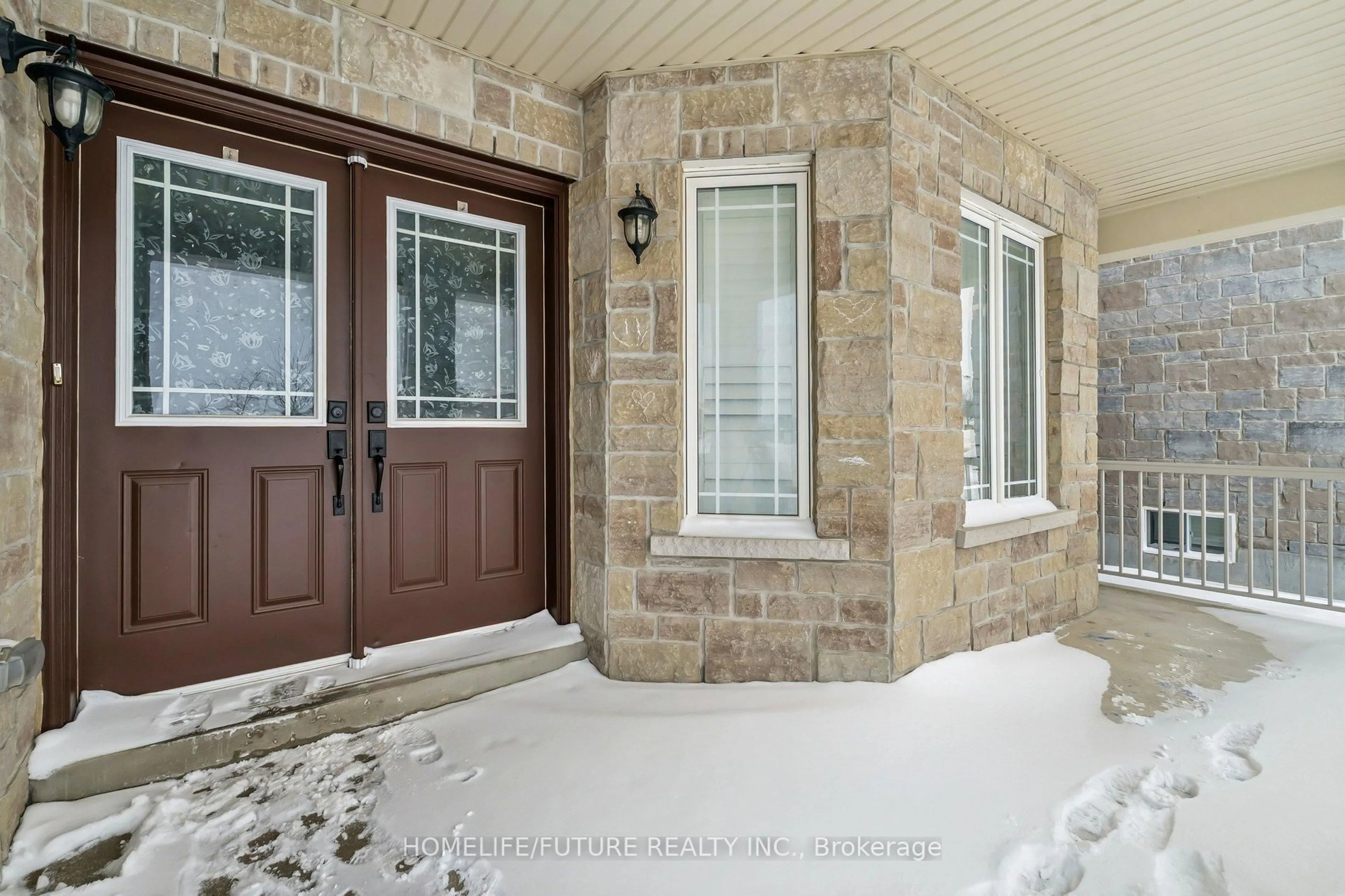 Indoor entryway for 1399 Lormel Gate Ave, Innisfil Ontario L0L 1W0