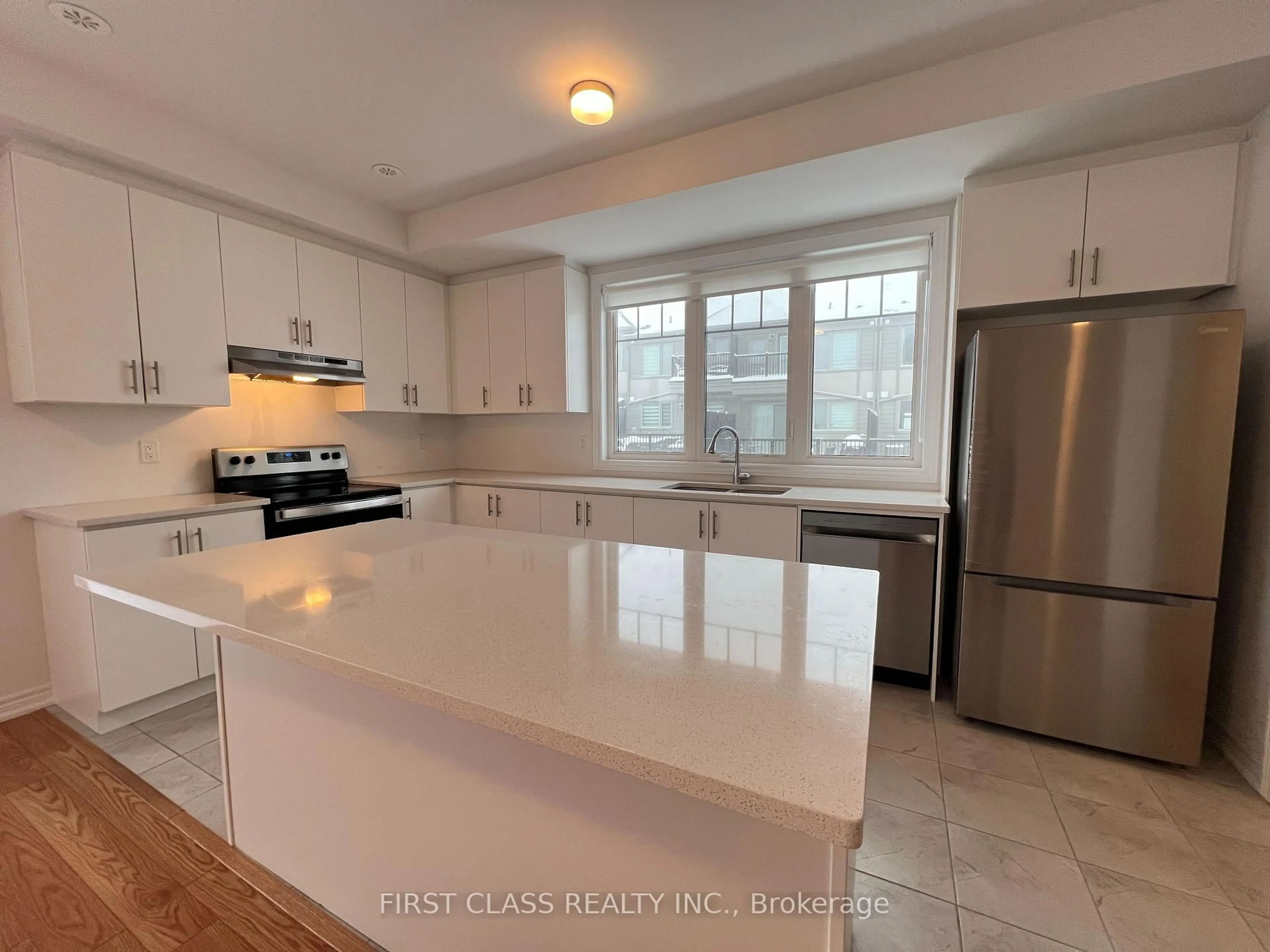 Open concept kitchen, ceramic/tile floor for 126 Lageer Dr, Whitchurch-Stouffville Ontario L4A 0M5