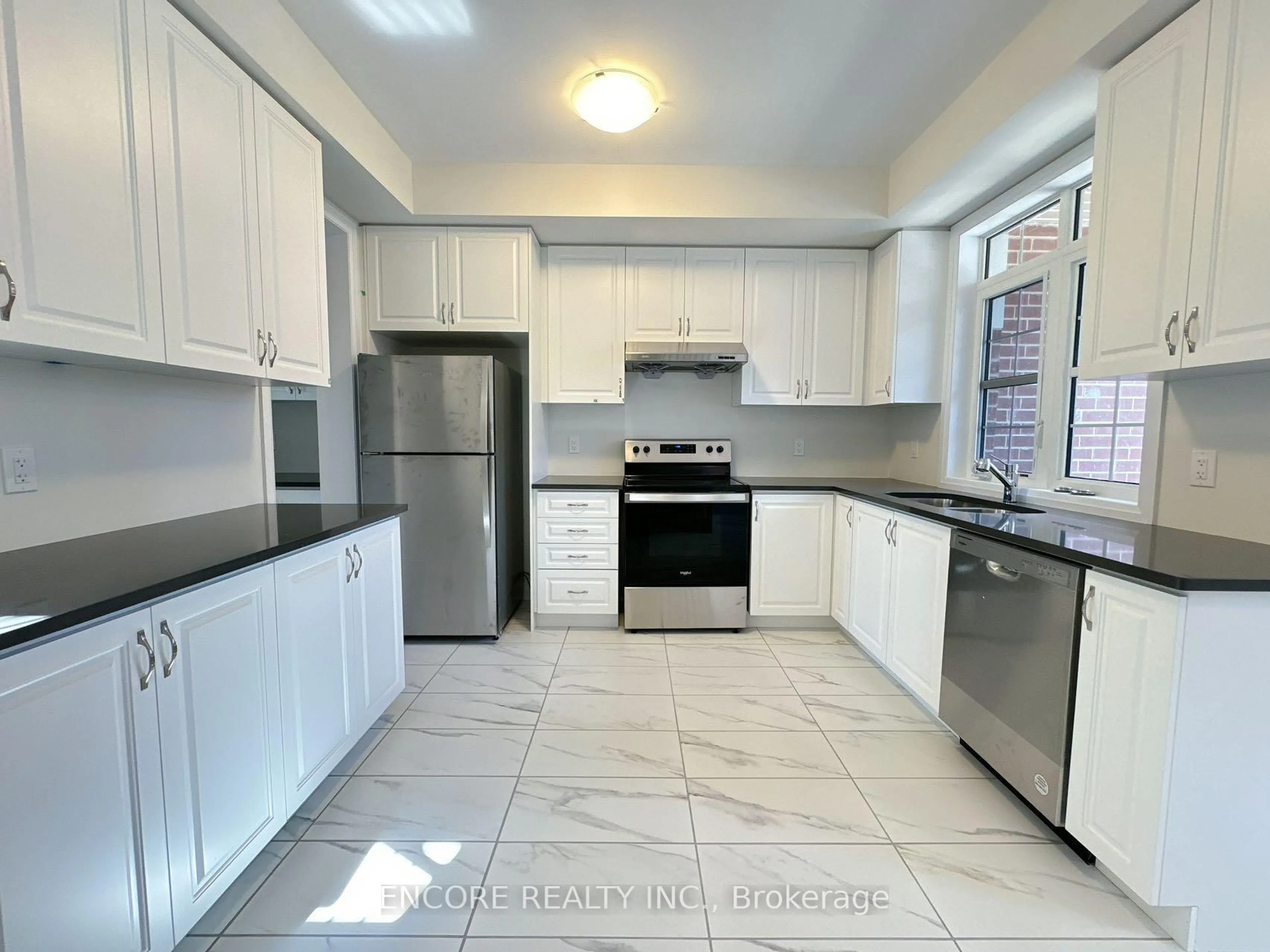 Standard kitchen, ceramic/tile floor for 9805 Keele St, Vaughan Ontario L6A 5E3