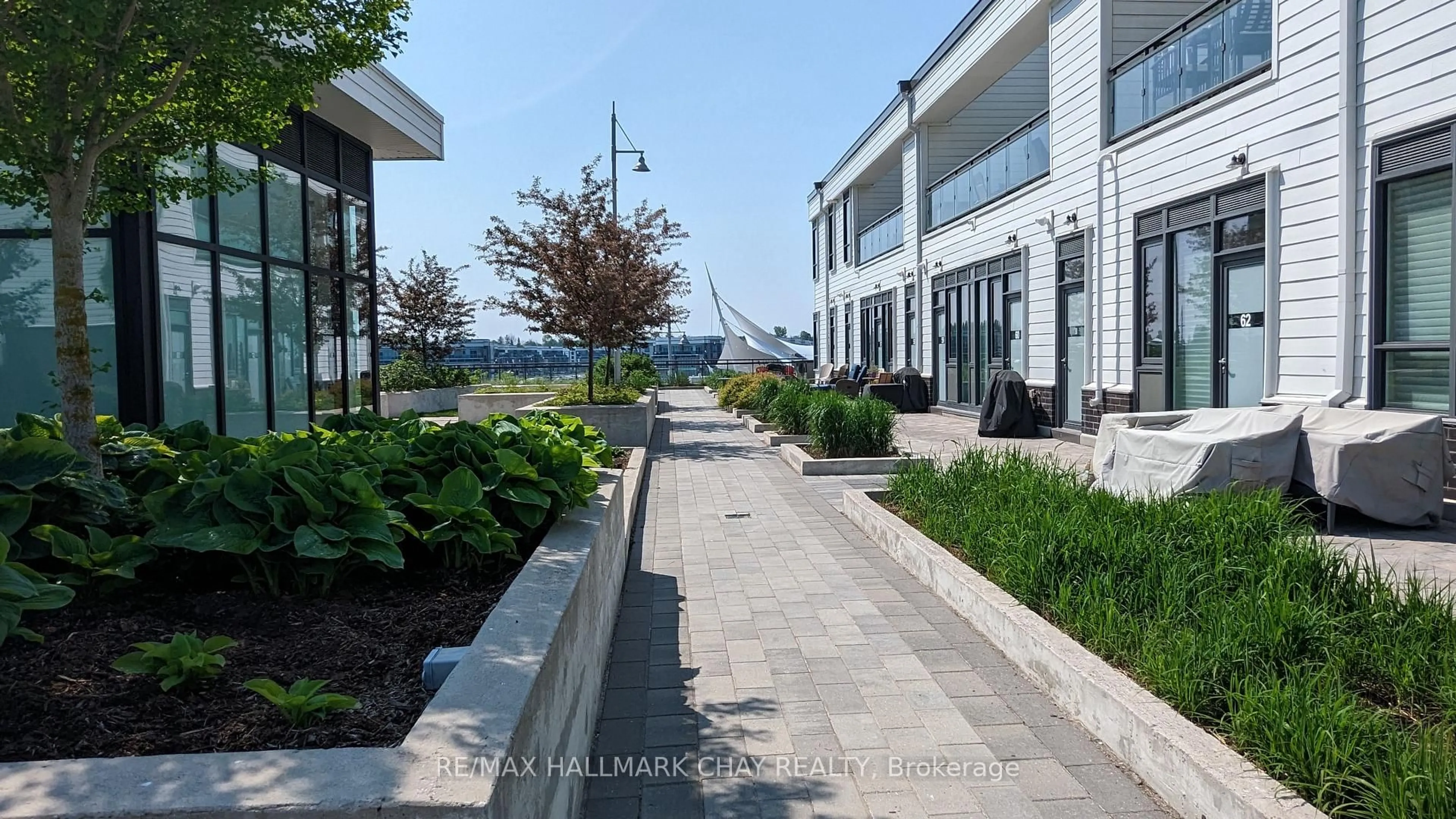 Patio, street for 275 BROWARD Way #60, Innisfil Ontario L9S 0J6