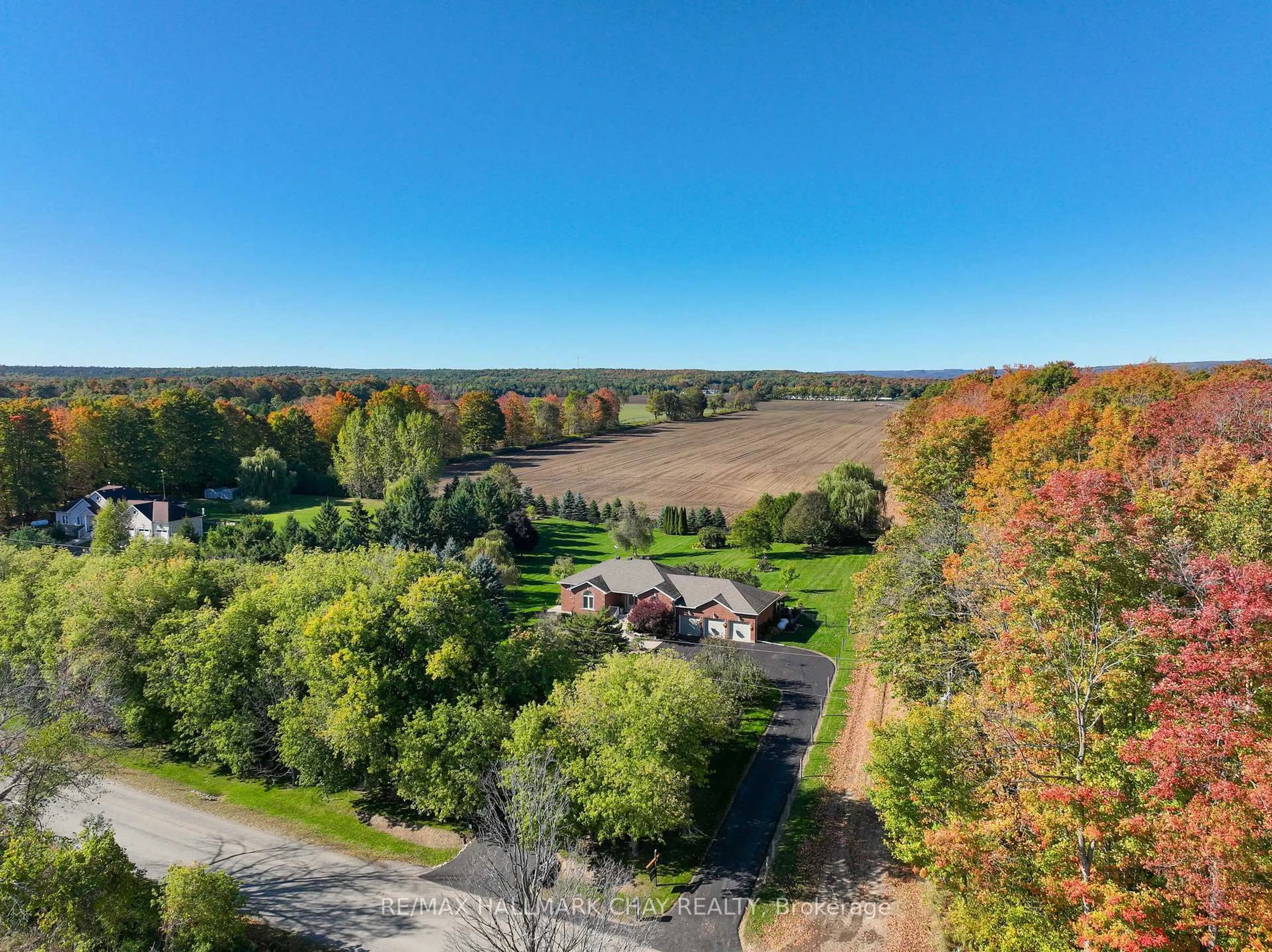 A pic from outside/outdoor area/front of a property/back of a property/a pic from drone, unknown for 7558 Concession Road 2 Rd, Adjala-Tosorontio Ontario L0M 1M0