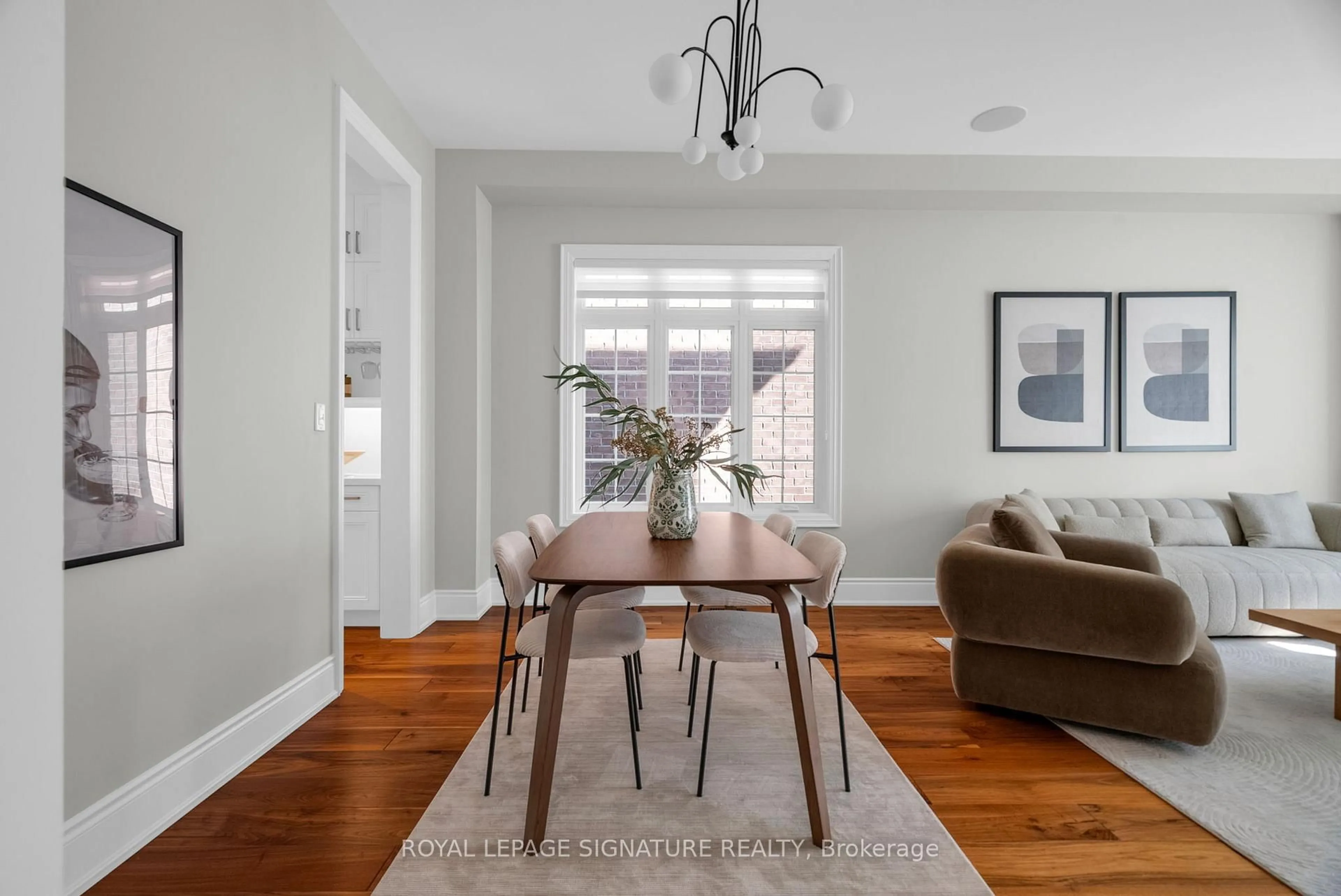 Dining room, wood/laminate floor for 55 Glensteeple Tr, Aurora Ontario L4G 3T1