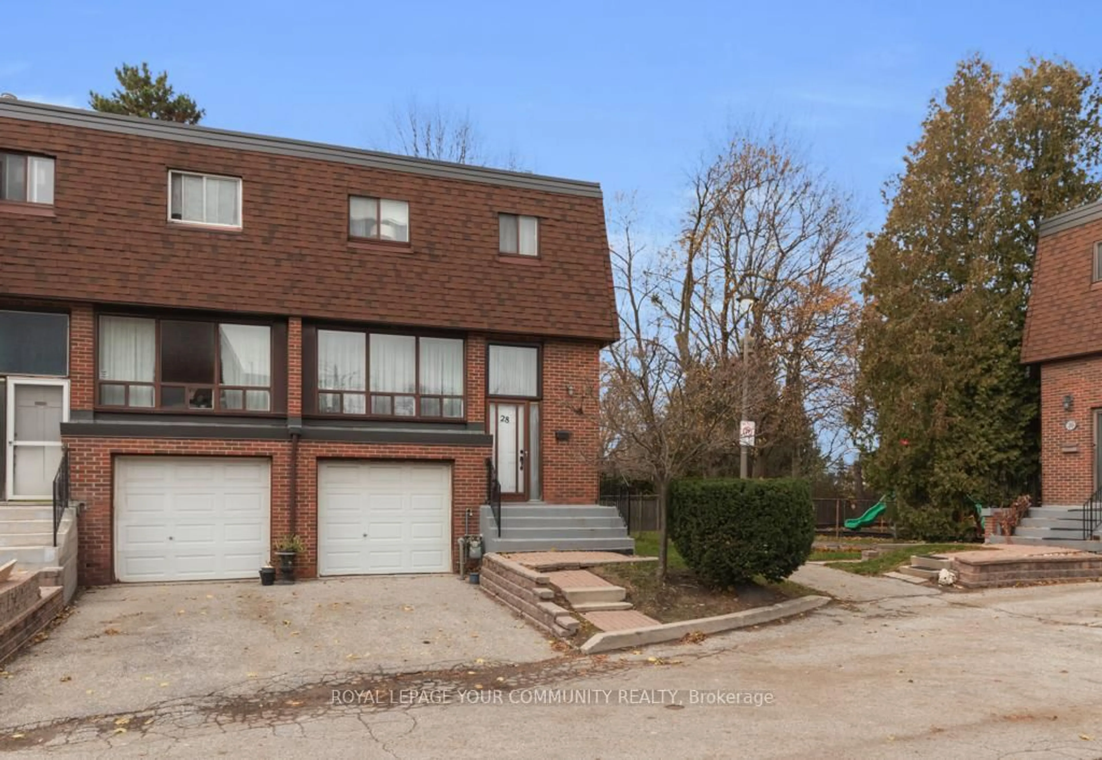 Home with brick exterior material, street for 28 Stately Way, Markham Ontario L3T 3Z8