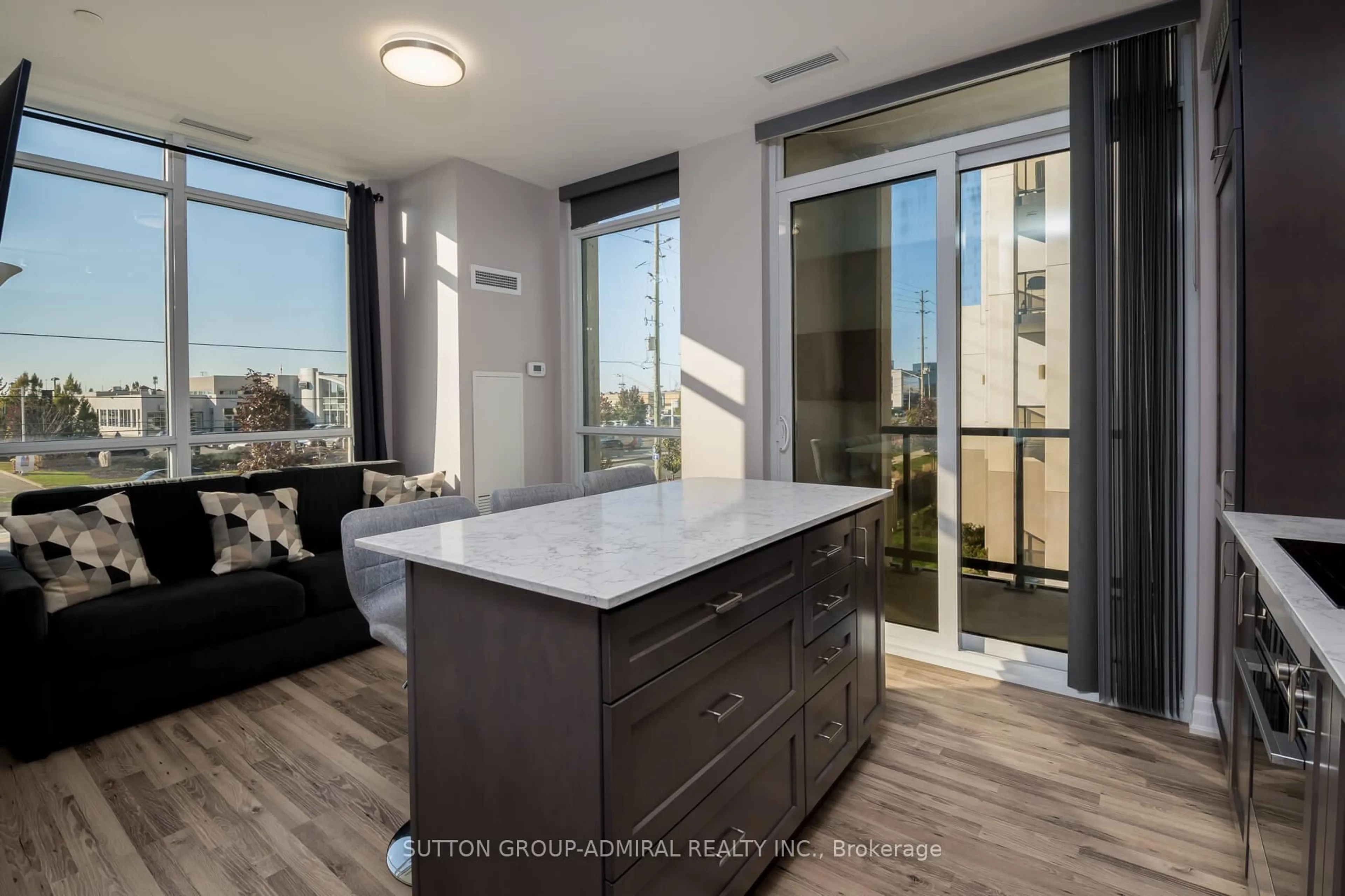 Unknown for 9075 Jane St #216, Vaughan Ontario L4K 0L7