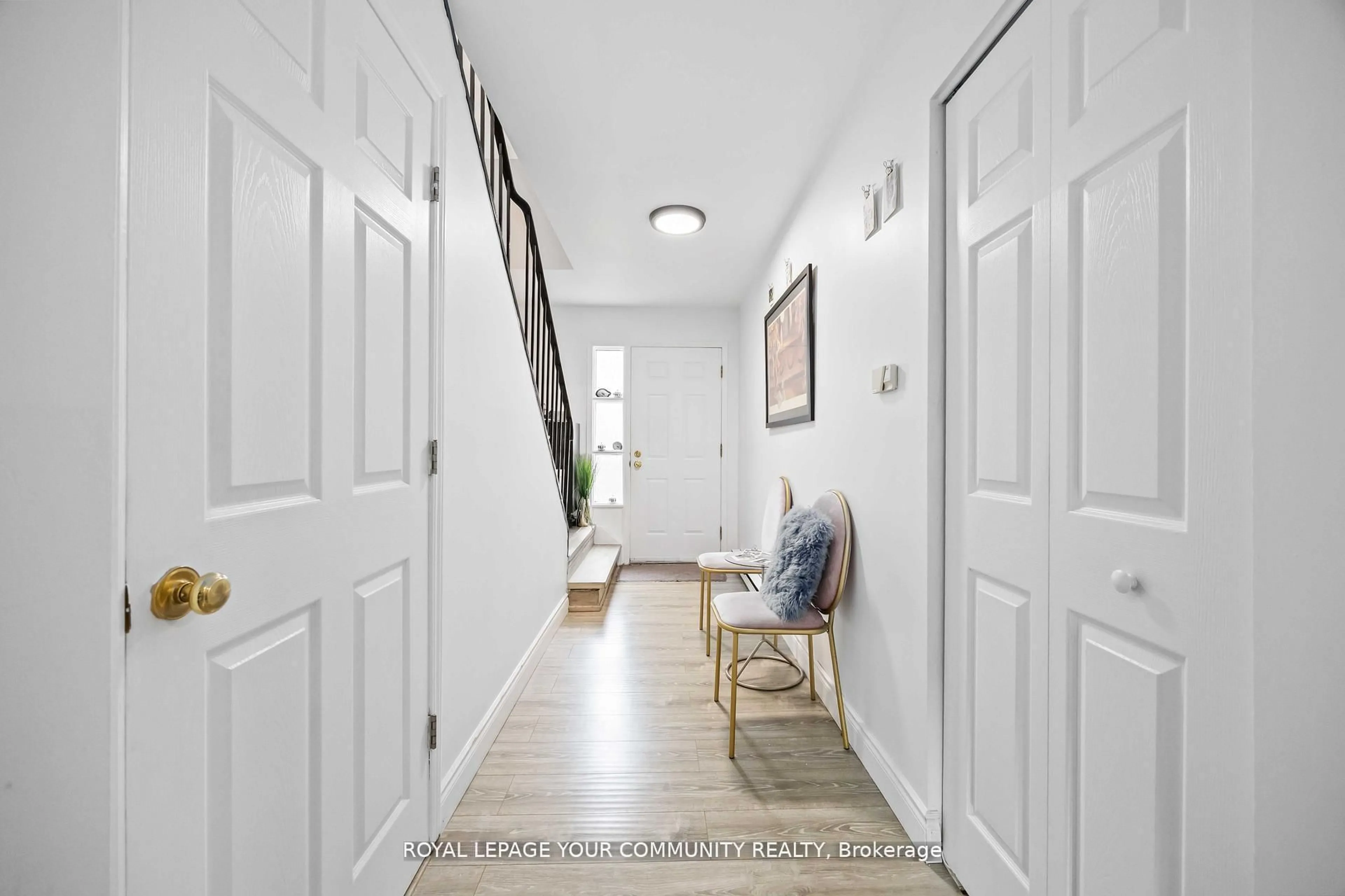 Indoor entryway for 22 porterfield Cres, Markham Ontario L3T 4S7