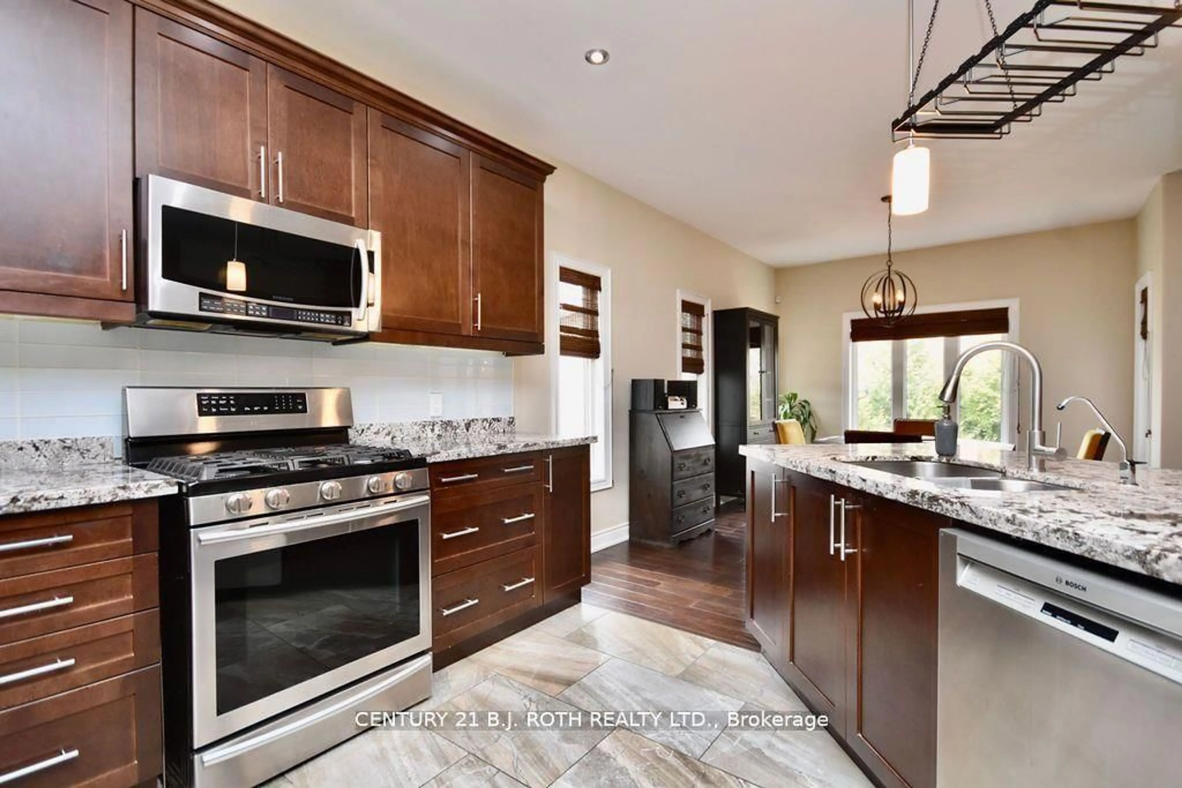 Contemporary kitchen, ceramic/tile floor for 1738 Wingrove Ave, Innisfil Ontario L9S 1S4