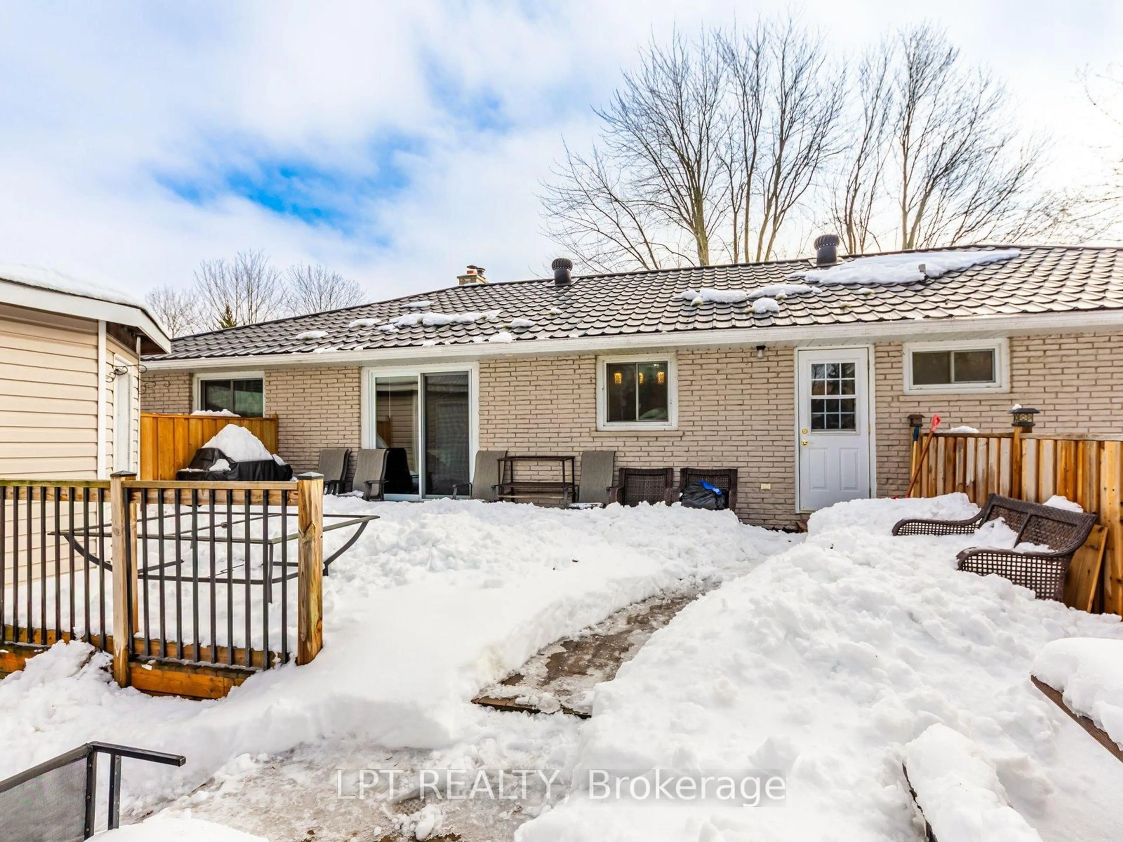 Unknown for 28 Main St, Georgina Ontario L0E 1N0